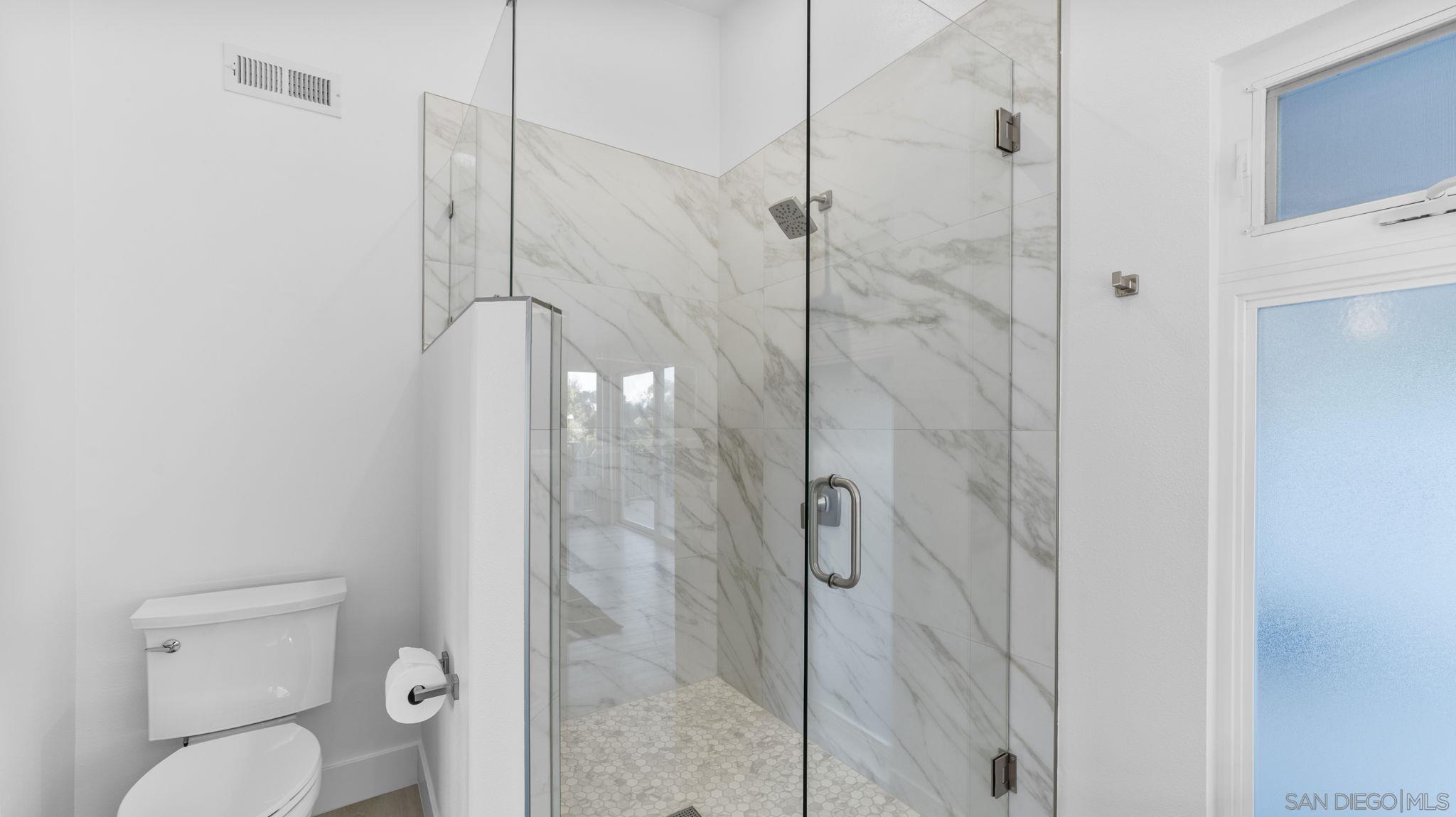 Detail Gallery Image 35 of 49 For 4909  Pacifica Dr, San Diego,  CA 92109 - 3 Beds | 2/1 Baths