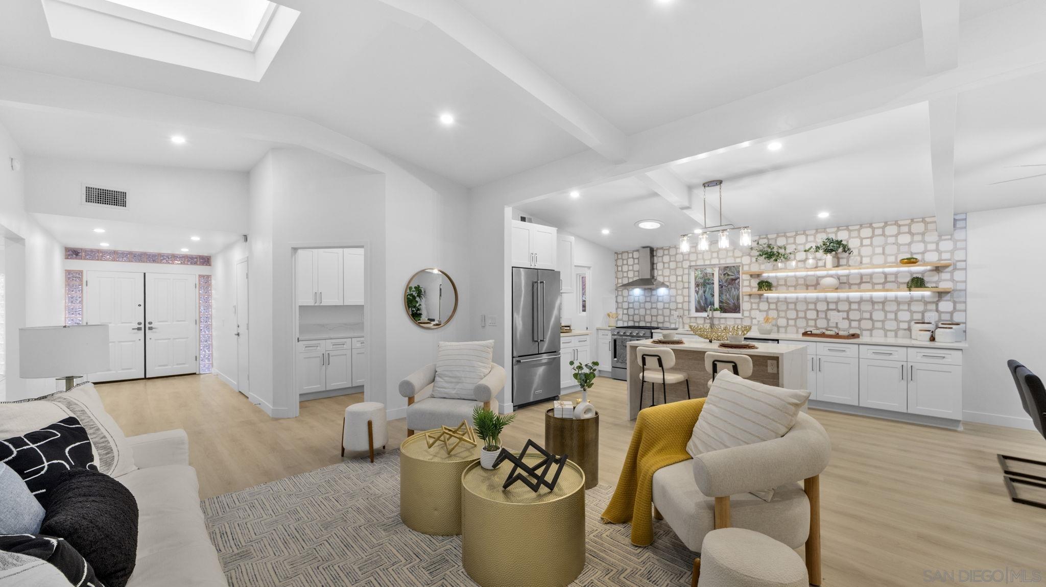 Detail Gallery Image 9 of 49 For 4909  Pacifica Dr, San Diego,  CA 92109 - 3 Beds | 2/1 Baths