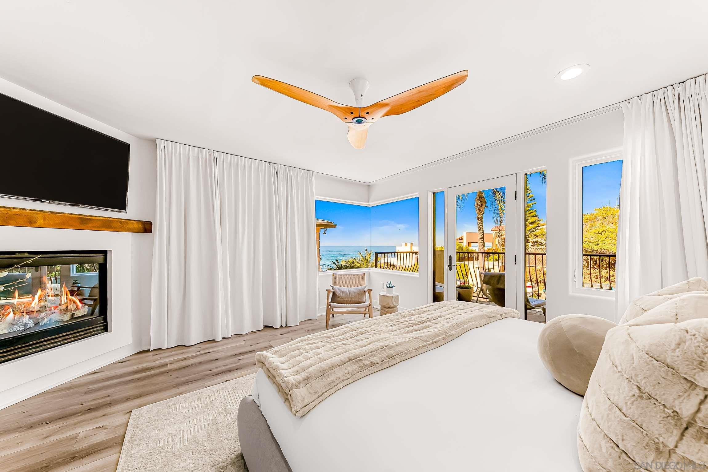 Detail Gallery Image 3 of 75 For 229  Bonair St, La Jolla,  CA 92037 - 2 Beds | 2 Baths