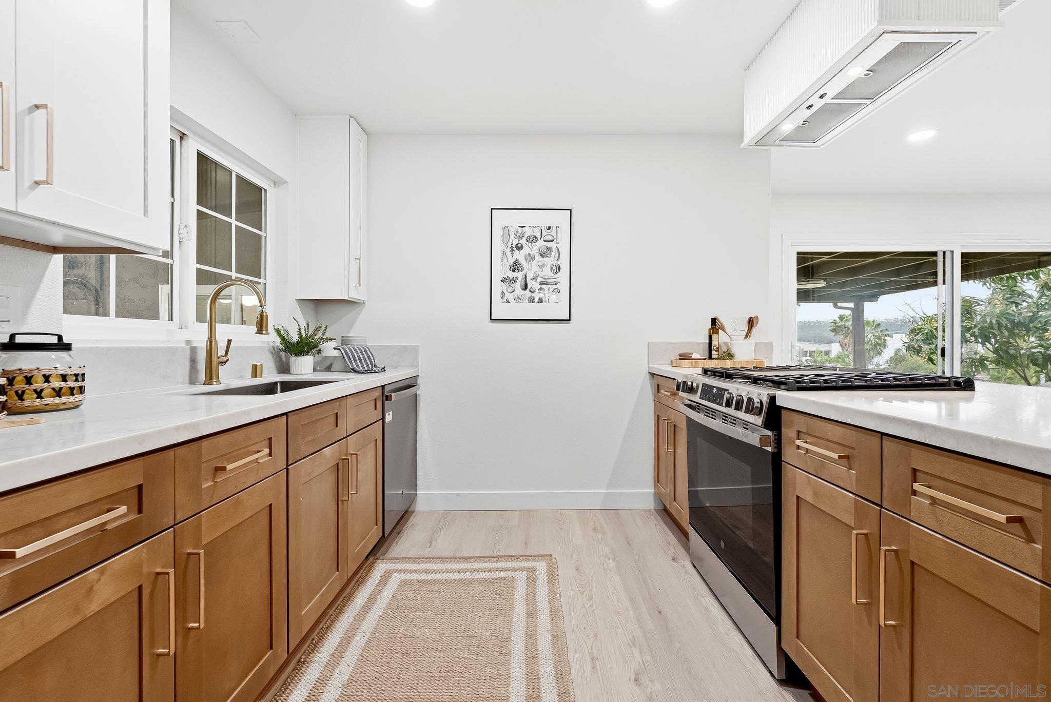 Detail Gallery Image 3 of 32 For 6096  Crawford St, San Diego,  CA 92120 - 4 Beds | 3 Baths