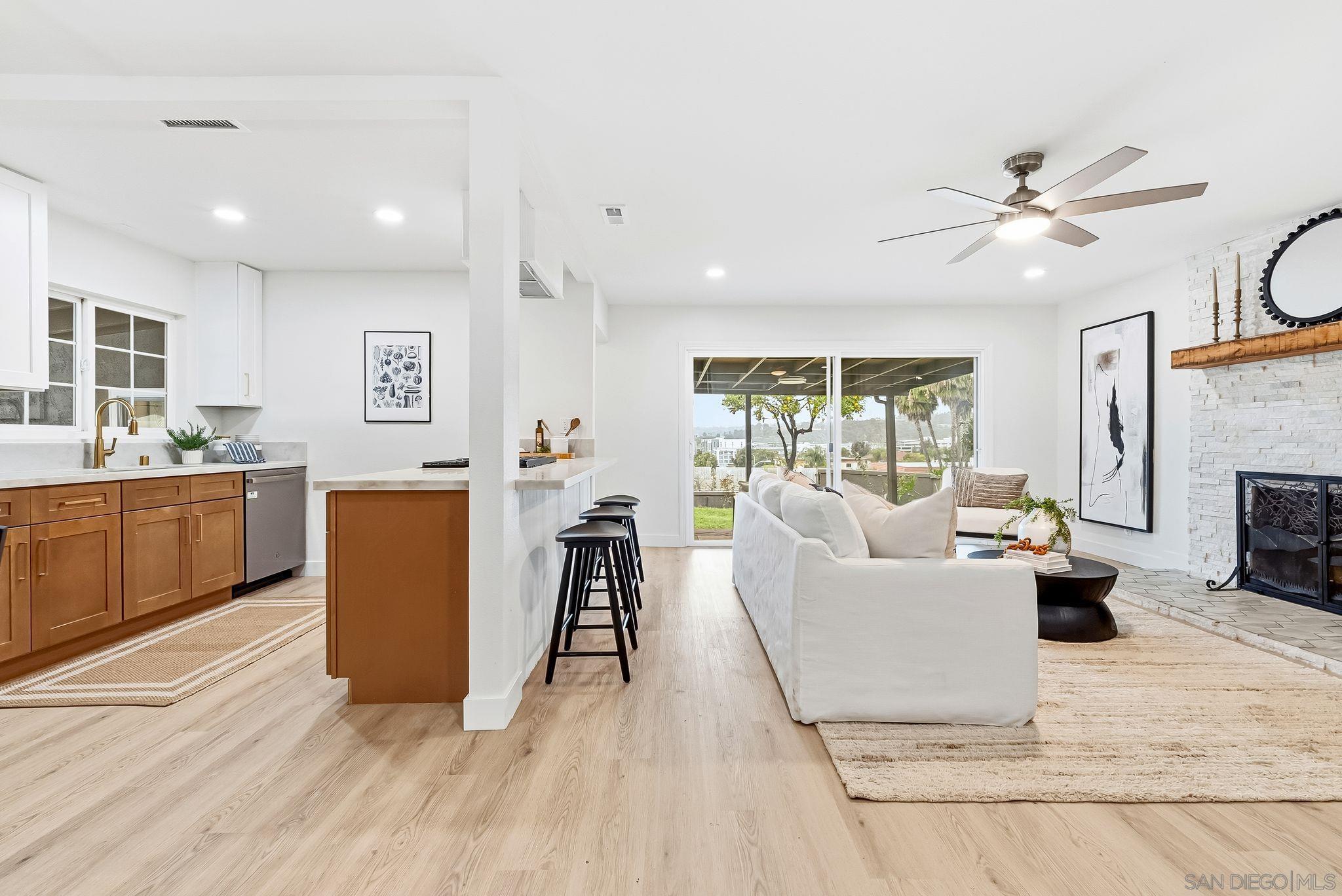 Detail Gallery Image 6 of 32 For 6096  Crawford St, San Diego,  CA 92120 - 4 Beds | 3 Baths