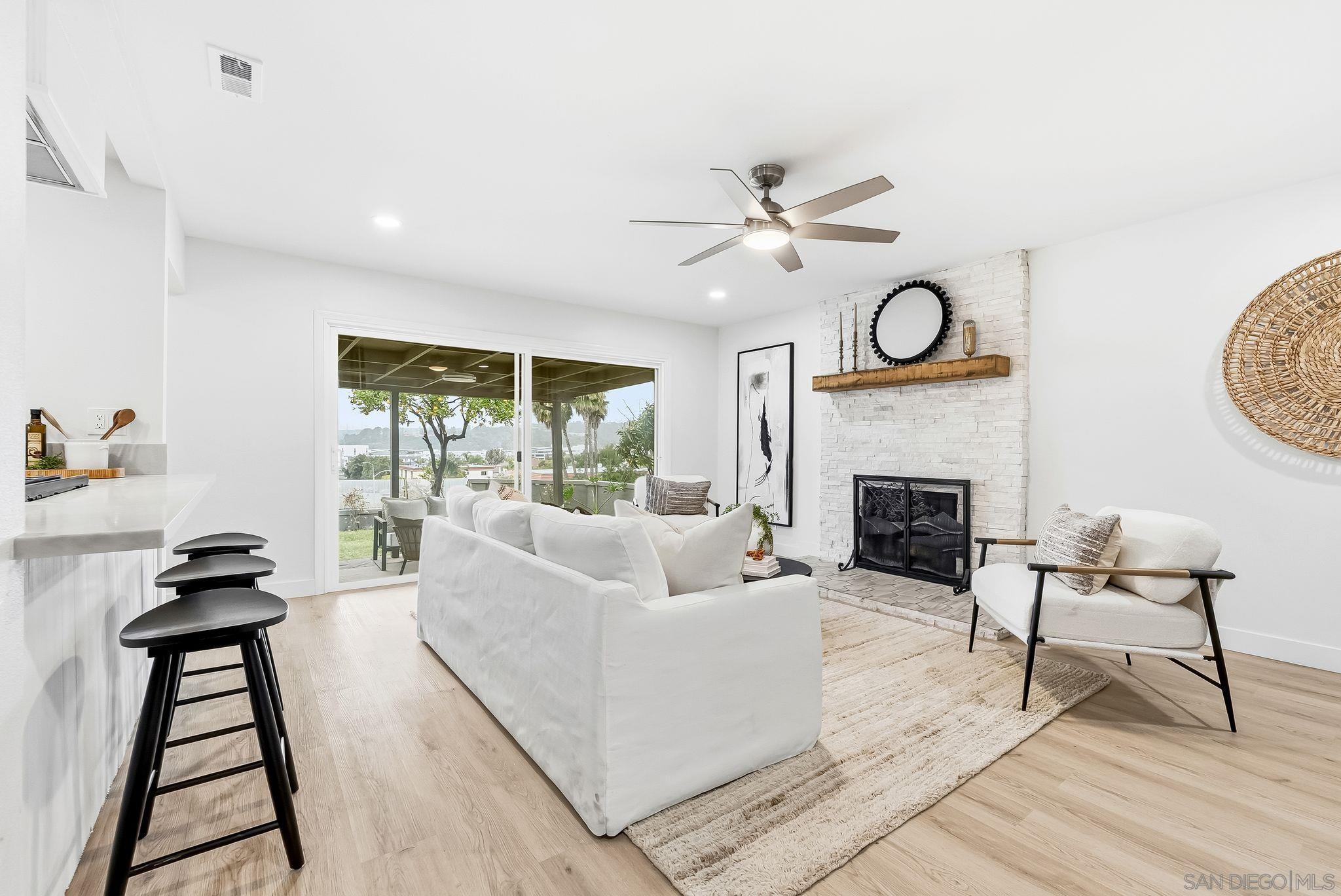 Detail Gallery Image 8 of 32 For 6096  Crawford St, San Diego,  CA 92120 - 4 Beds | 3 Baths