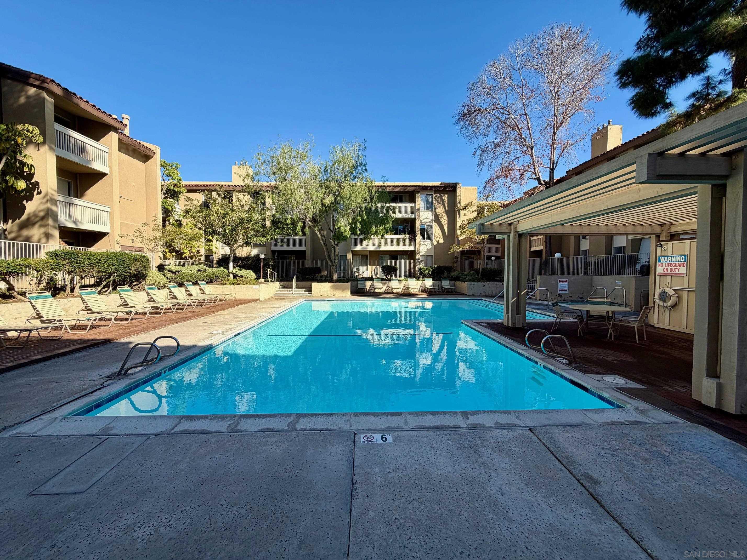 Detail Gallery Image 20 of 22 For 1885  Diamond St.  #2-211,  San Diego,  CA 92109 - 2 Beds | 2 Baths