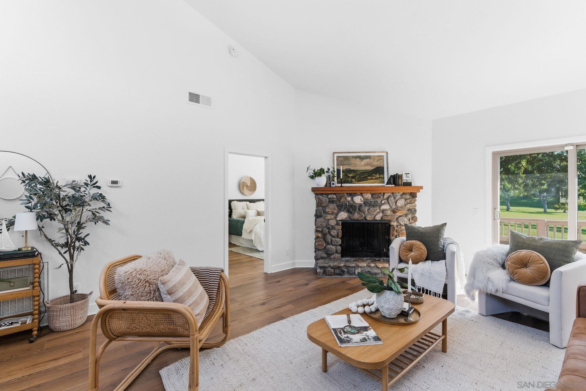 Detail Gallery Image 5 of 18 For 8665  Circle R Valley Ln, Escondido,  CA 92026 - 2 Beds | 2 Baths