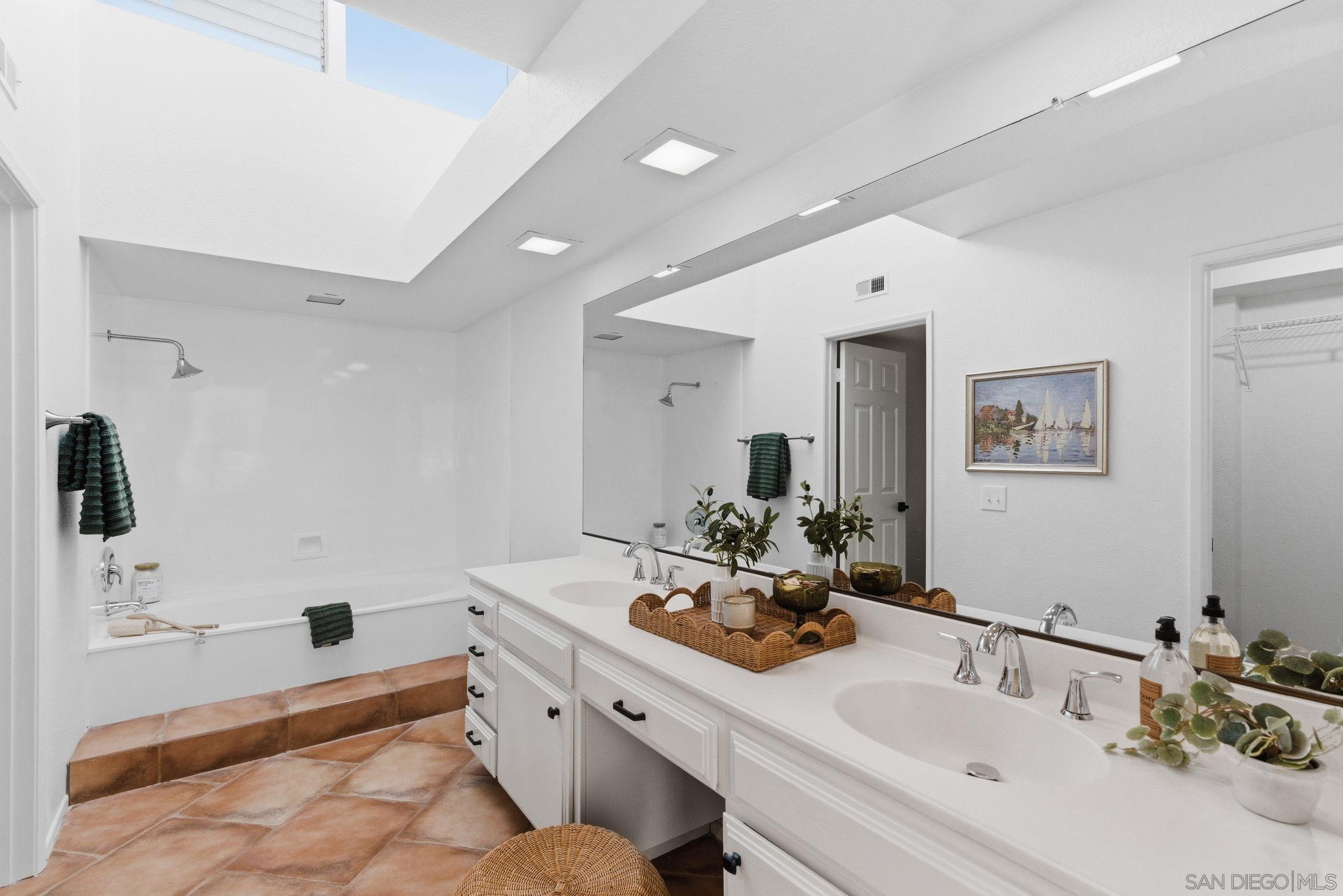 Detail Gallery Image 10 of 18 For 8665  Circle R Valley Ln, Escondido,  CA 92026 - 2 Beds | 2 Baths