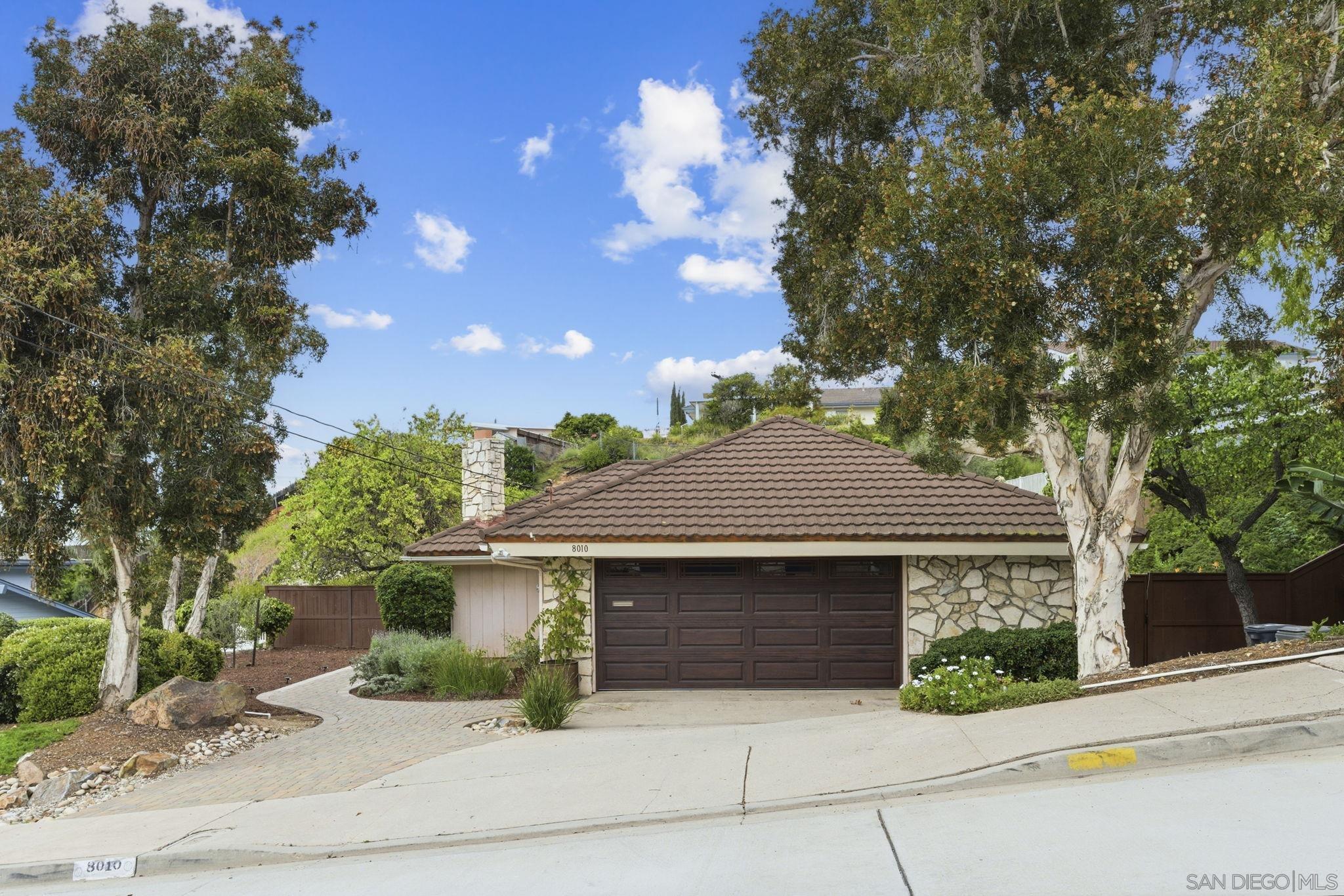 Front Image Thumbnail for SD260003575