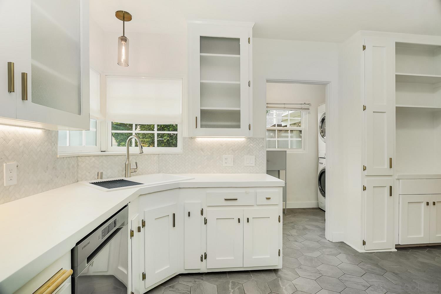 Detail Gallery Image 14 of 35 For 4673  Monroe Ave, San Diego,  CA 92115 - 3 Beds | 2 Baths