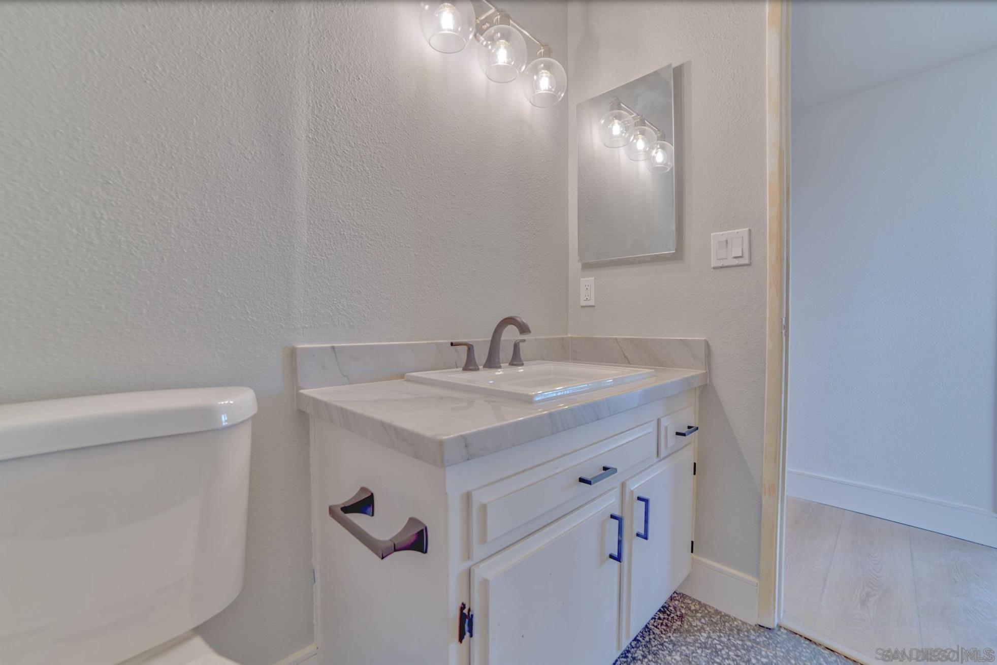 Detail Gallery Image 16 of 25 For 811 W Nutmeg St  103, San Diego,  CA 92103 - 2 Beds | 2 Baths