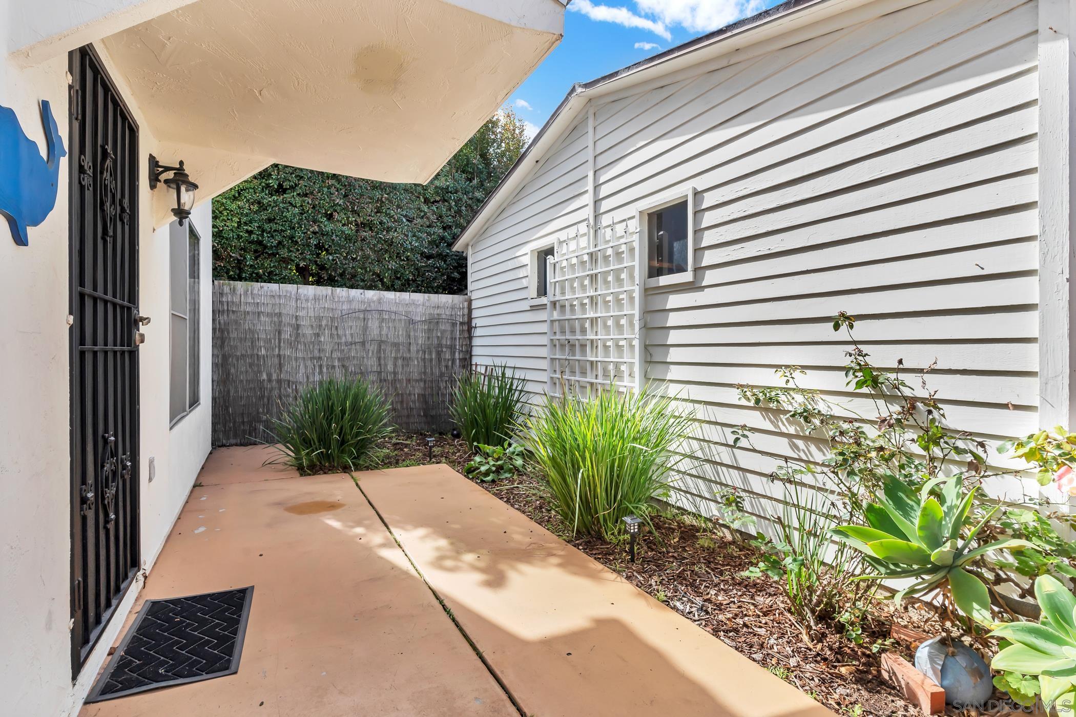 Detail Gallery Image 28 of 43 For 241-243  F Avenue, Coronado,  CA 92118 - 6 Beds | 4 Baths