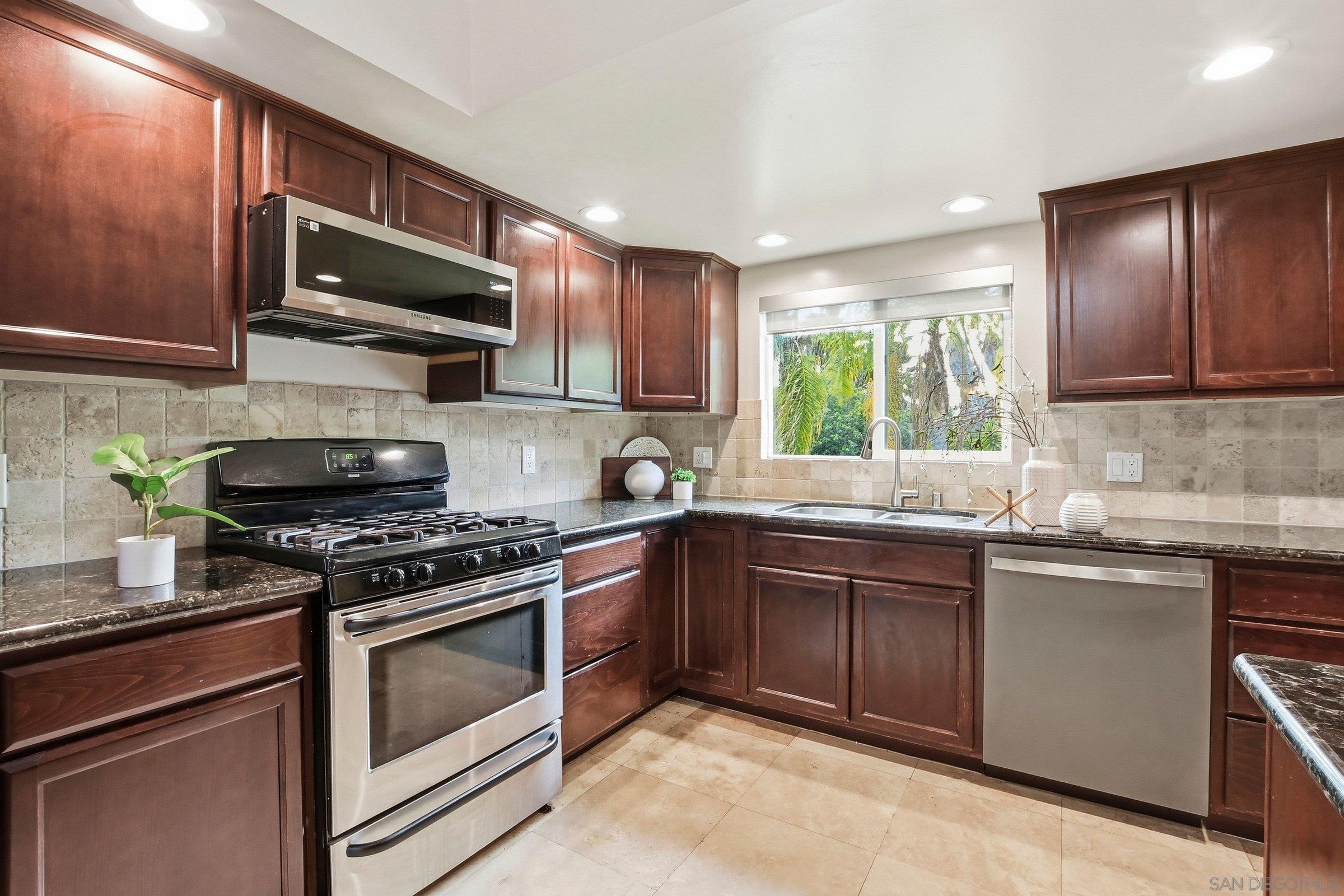 Detail Gallery Image 14 of 48 For 4228  Calavo Dr, La Mesa,  CA 91941 - 4 Beds | 2/1 Baths