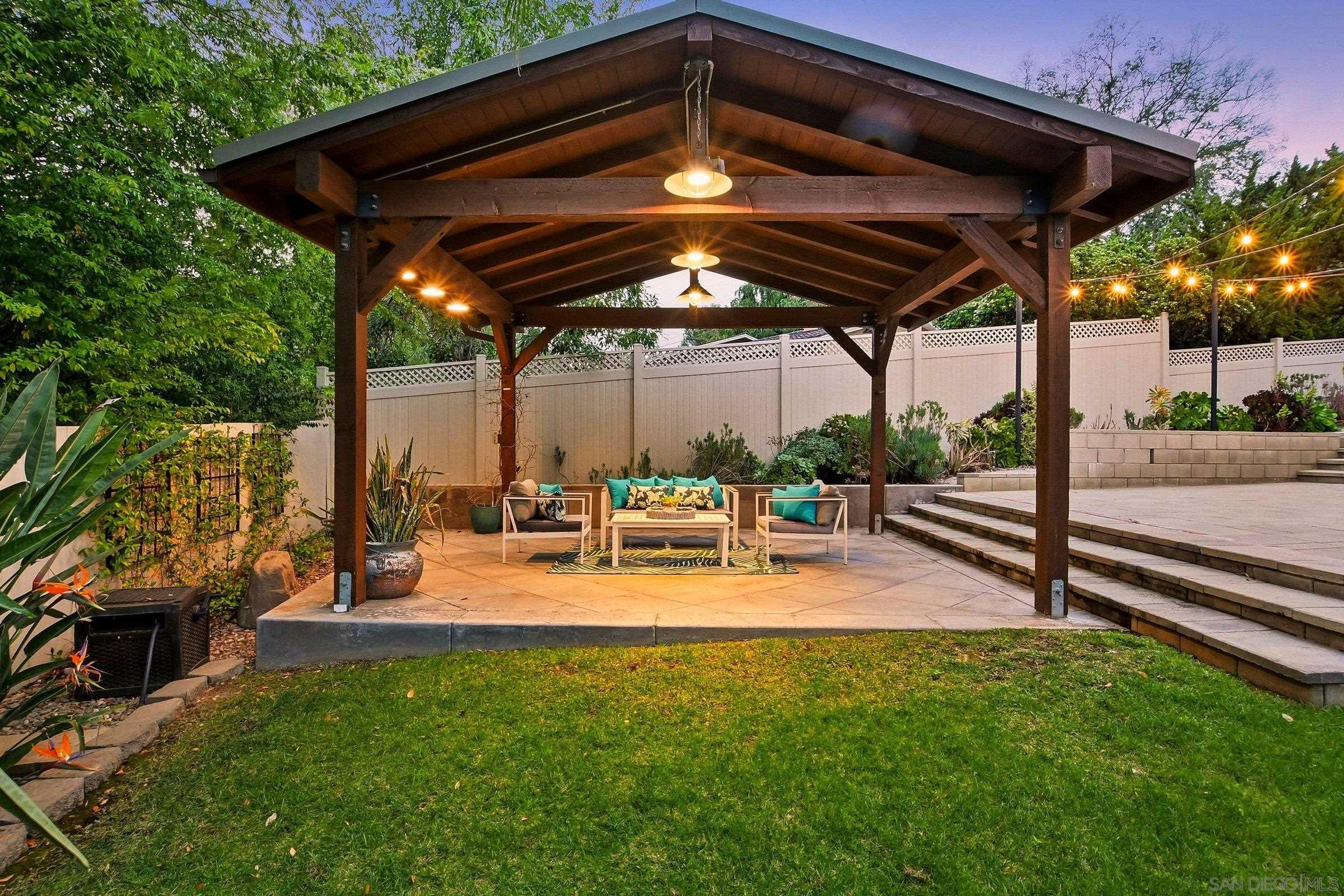 Detail Gallery Image 5 of 48 For 4228  Calavo Dr, La Mesa,  CA 91941 - 4 Beds | 2/1 Baths