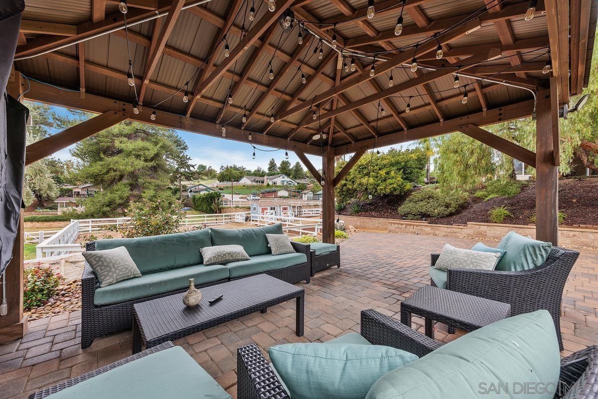 Detail Gallery Image 18 of 27 For 14298  Ipava Dr, Poway,  CA 92064 - 4 Beds | 2/2 Baths