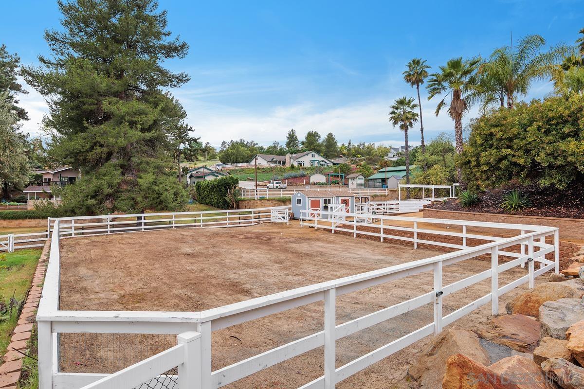 Detail Gallery Image 19 of 27 For 14298  Ipava Dr, Poway,  CA 92064 - 4 Beds | 2/2 Baths