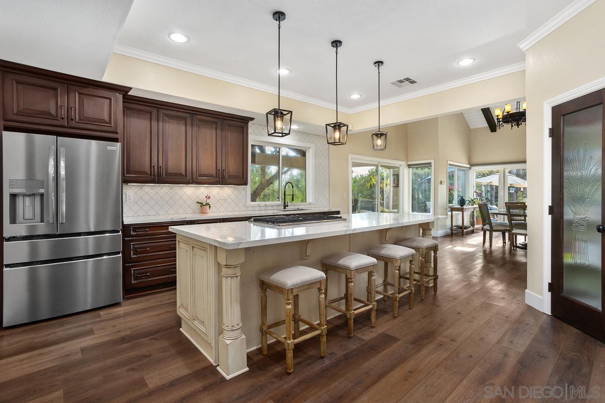 Detail Gallery Image 4 of 27 For 14298  Ipava Dr, Poway,  CA 92064 - 4 Beds | 2/2 Baths