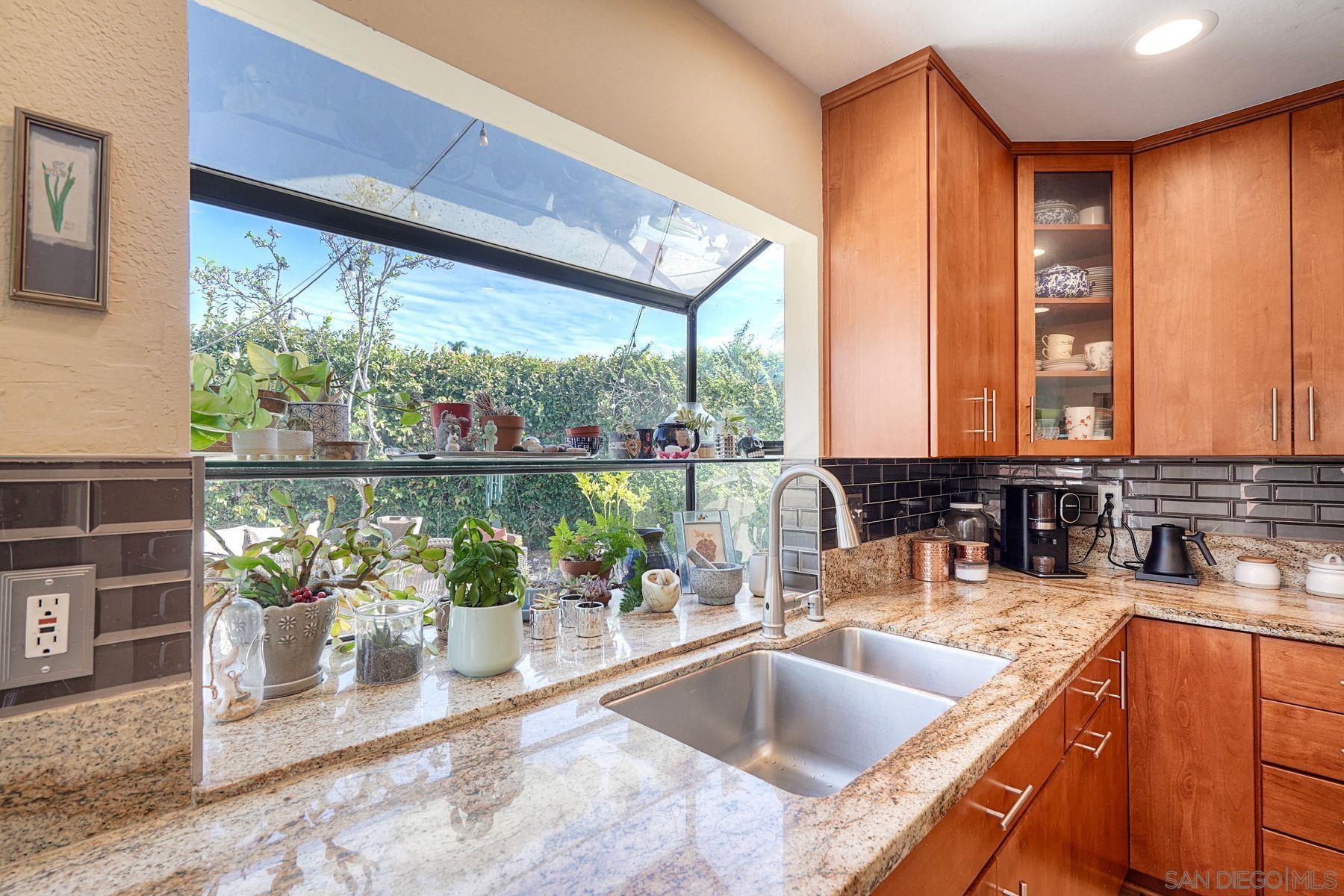 Detail Gallery Image 17 of 60 For 13382  Benchley Rd, San Diego,  CA 92130 - 4 Beds | 3 Baths