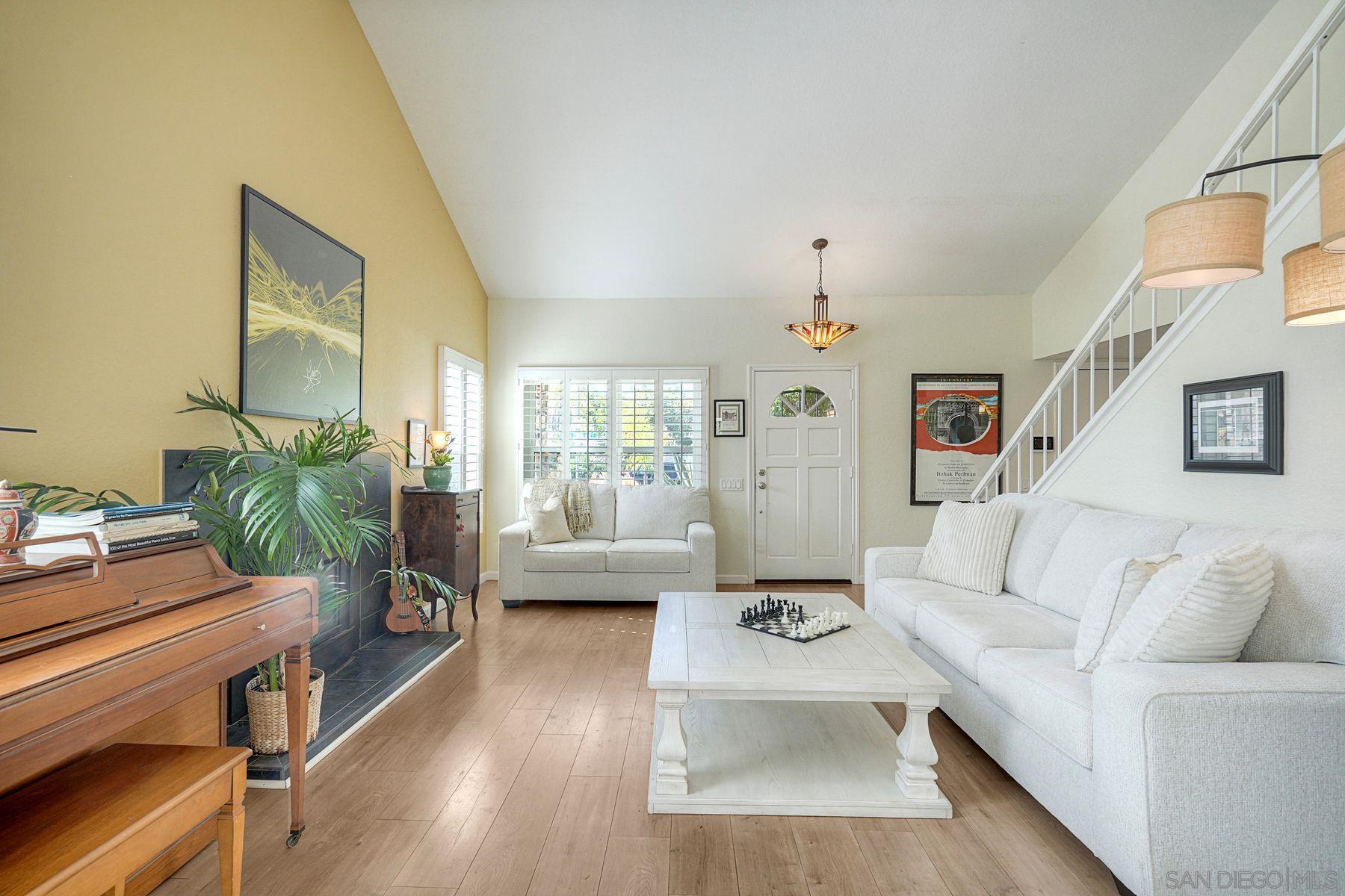 Detail Gallery Image 9 of 60 For 13382  Benchley Rd, San Diego,  CA 92130 - 4 Beds | 3 Baths