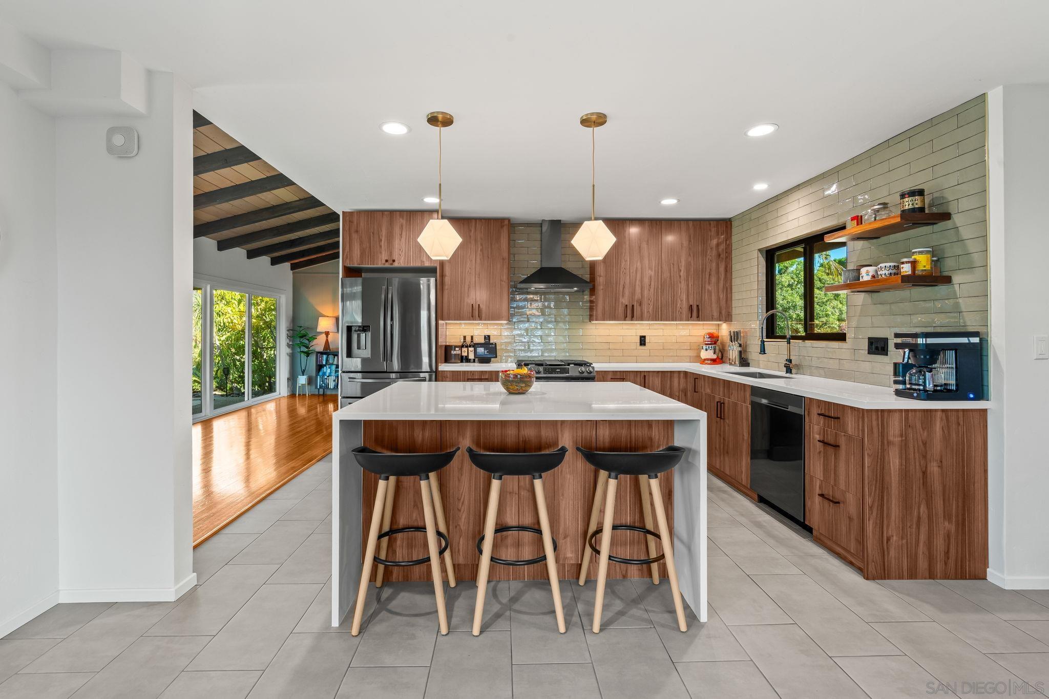 Detail Gallery Image 11 of 49 For 4173  Conrad Drive, Spring Valley,  CA 91977 - 3 Beds | 2/1 Baths