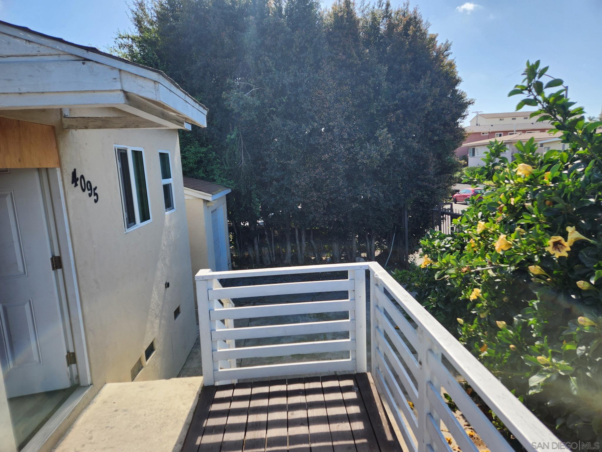 Detail Gallery Image 2 of 25 For 4095  Estrella Avenue, San Diego,  CA 92105 - 2 Beds | 1 Baths