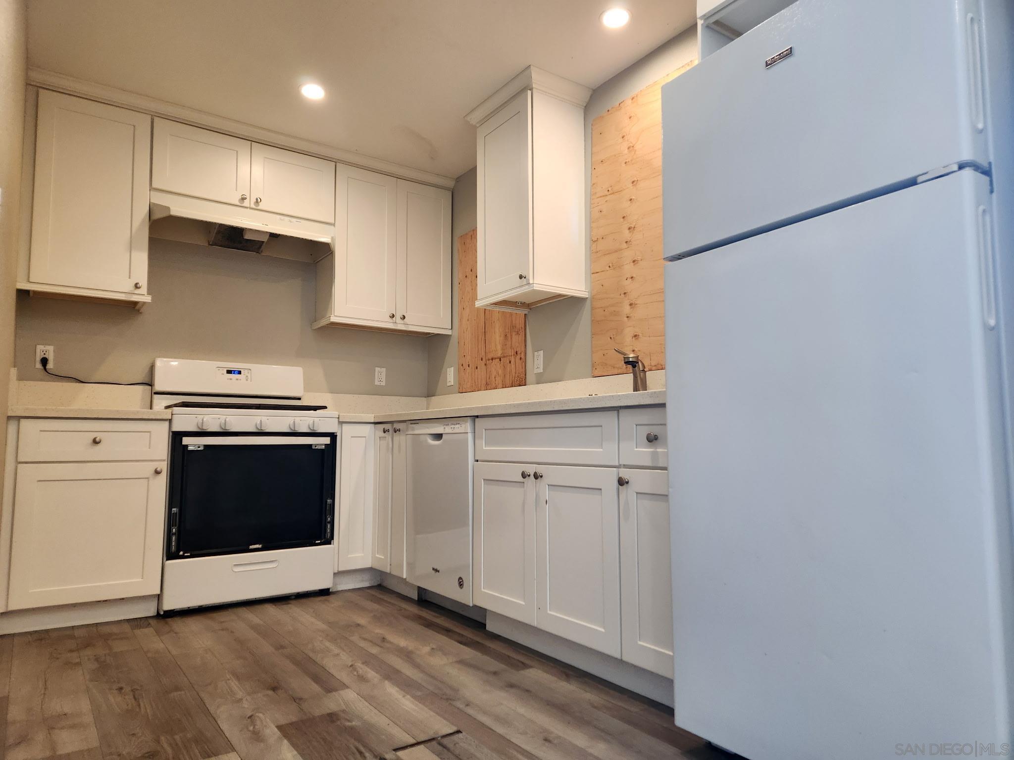 Detail Gallery Image 4 of 25 For 4095  Estrella Avenue, San Diego,  CA 92105 - 2 Beds | 1 Baths