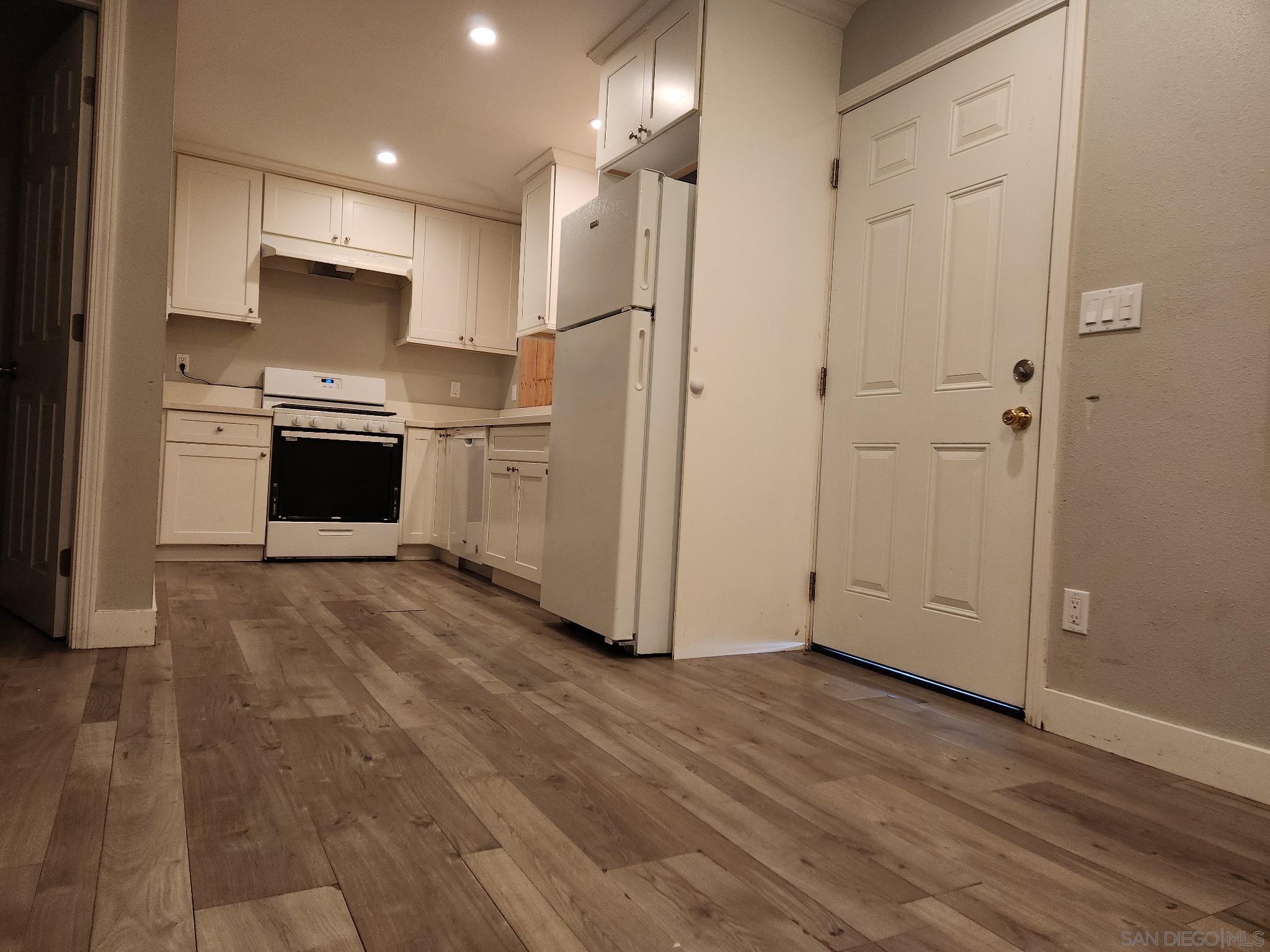 Detail Gallery Image 6 of 25 For 4095  Estrella Avenue, San Diego,  CA 92105 - 2 Beds | 1 Baths