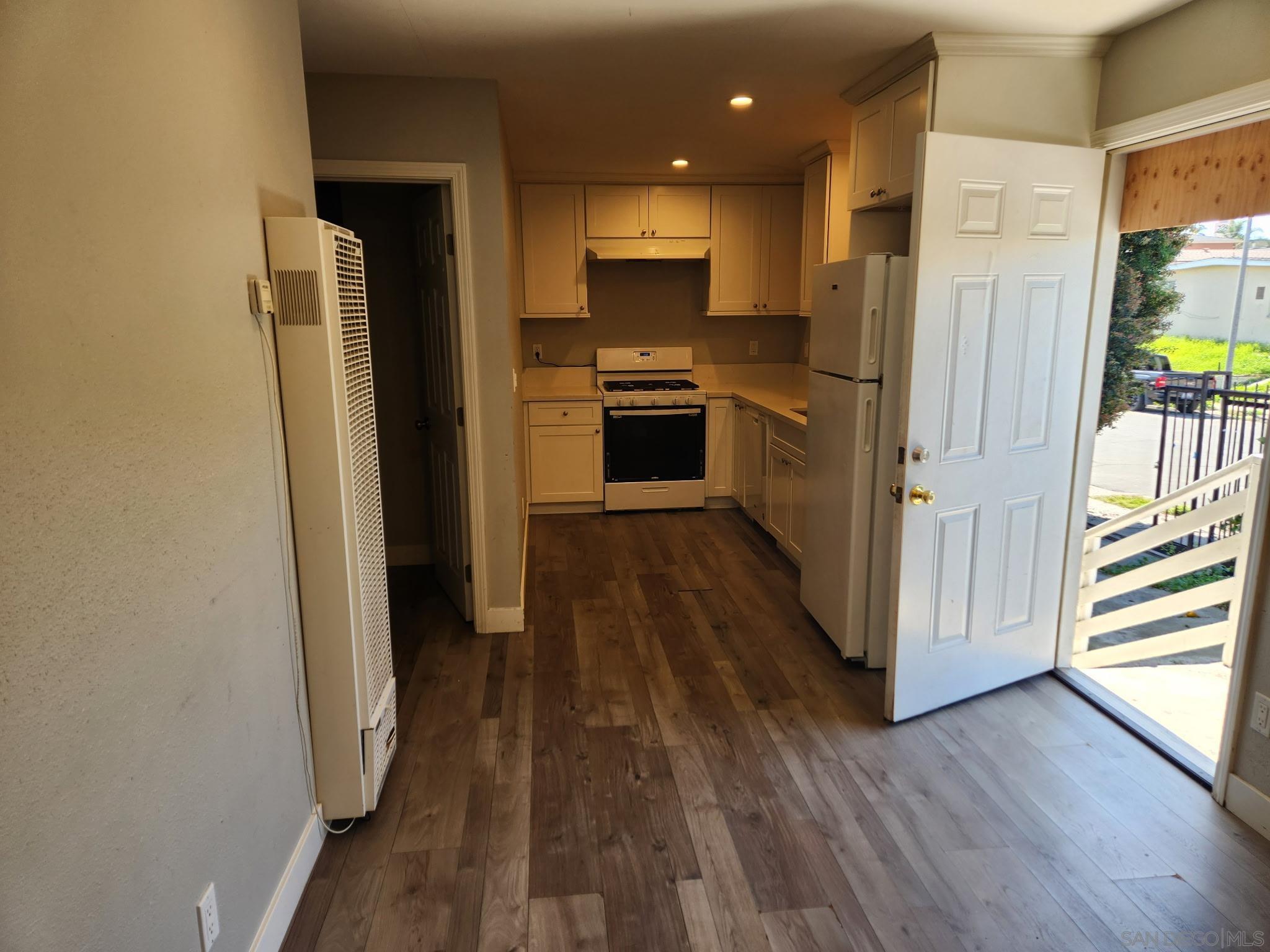 Detail Gallery Image 10 of 25 For 4095  Estrella Avenue, San Diego,  CA 92105 - 2 Beds | 1 Baths