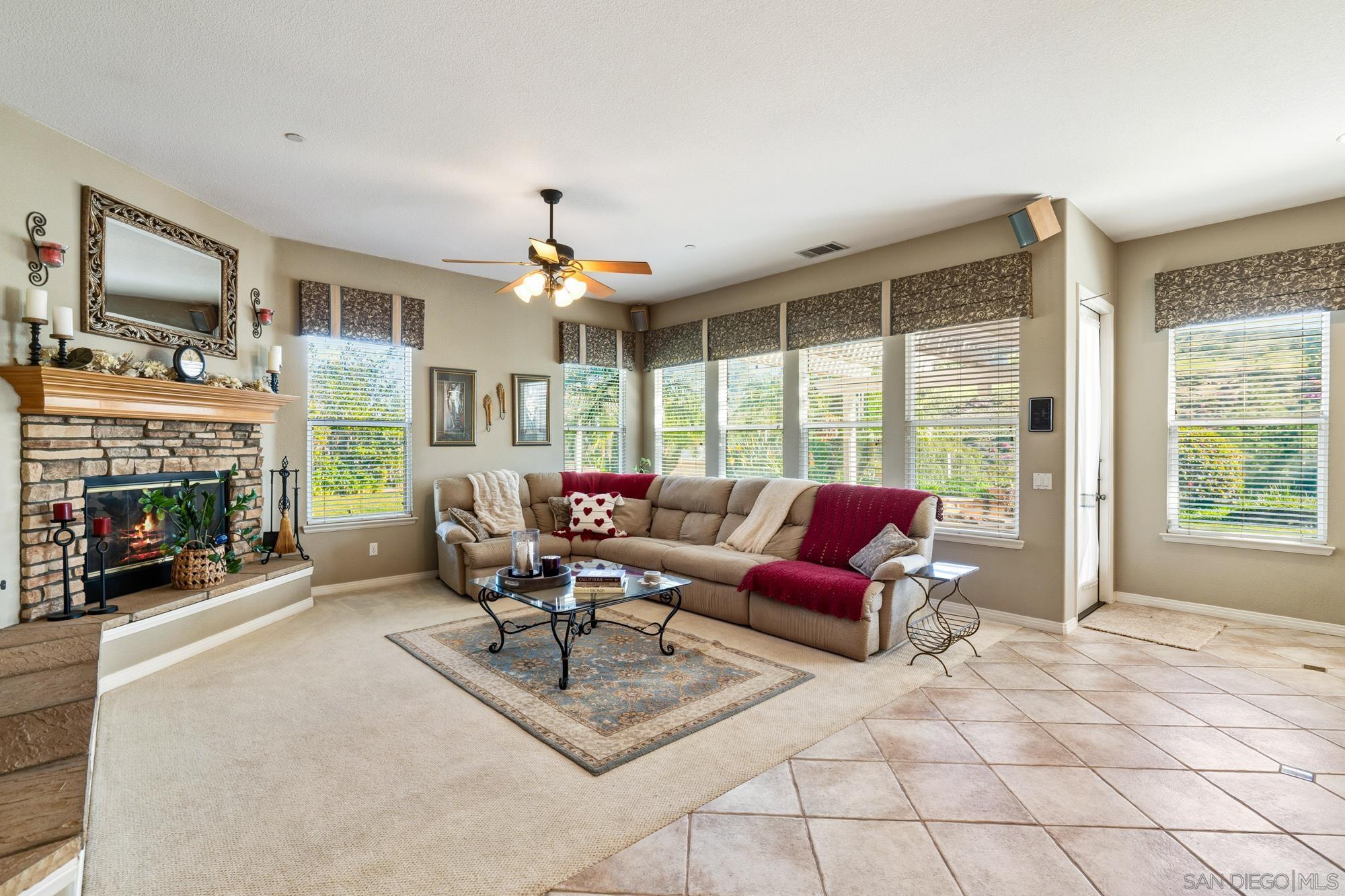 Detail Gallery Image 11 of 55 For 10829  La Alberca, San Diego,  CA 92127 - 4 Beds | 3 Baths