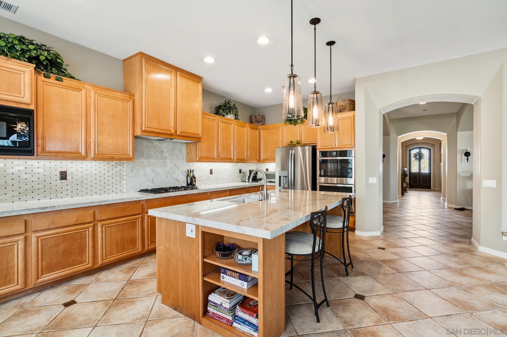 Detail Gallery Image 17 of 55 For 10829  La Alberca, San Diego,  CA 92127 - 4 Beds | 3 Baths