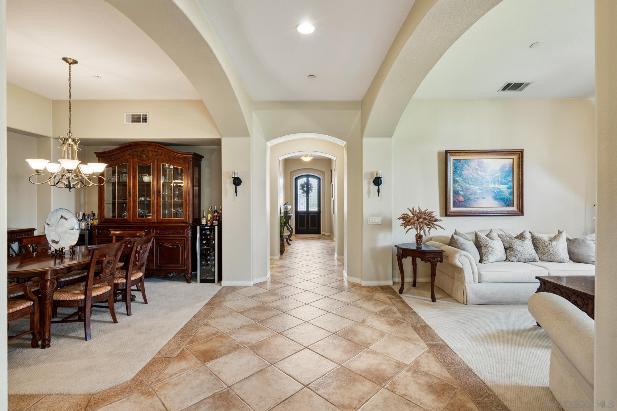 Detail Gallery Image 4 of 55 For 10829  La Alberca, San Diego,  CA 92127 - 4 Beds | 3 Baths