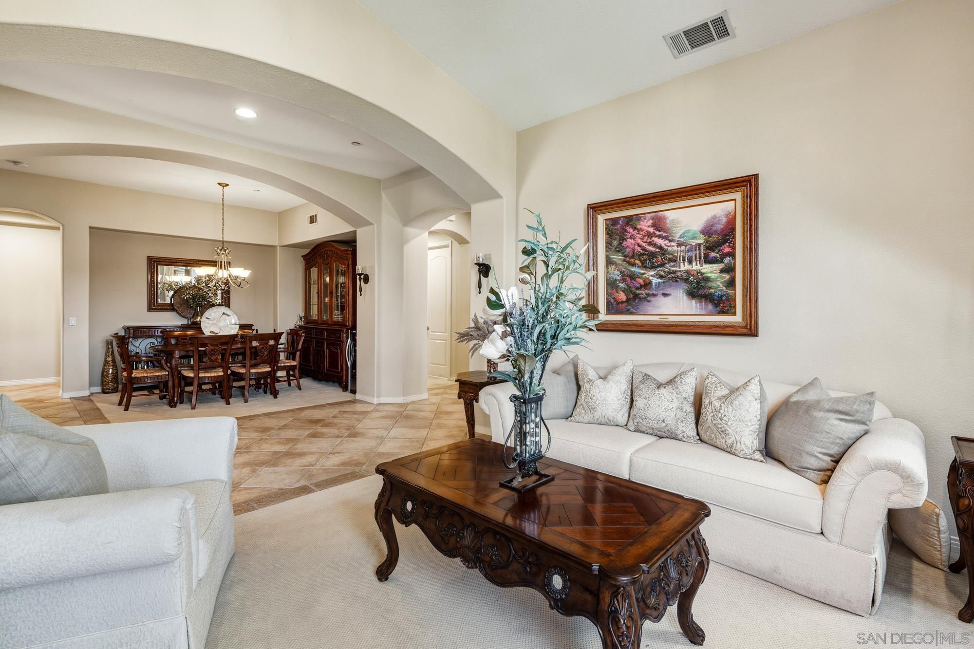 Detail Gallery Image 10 of 55 For 10829  La Alberca, San Diego,  CA 92127 - 4 Beds | 3 Baths