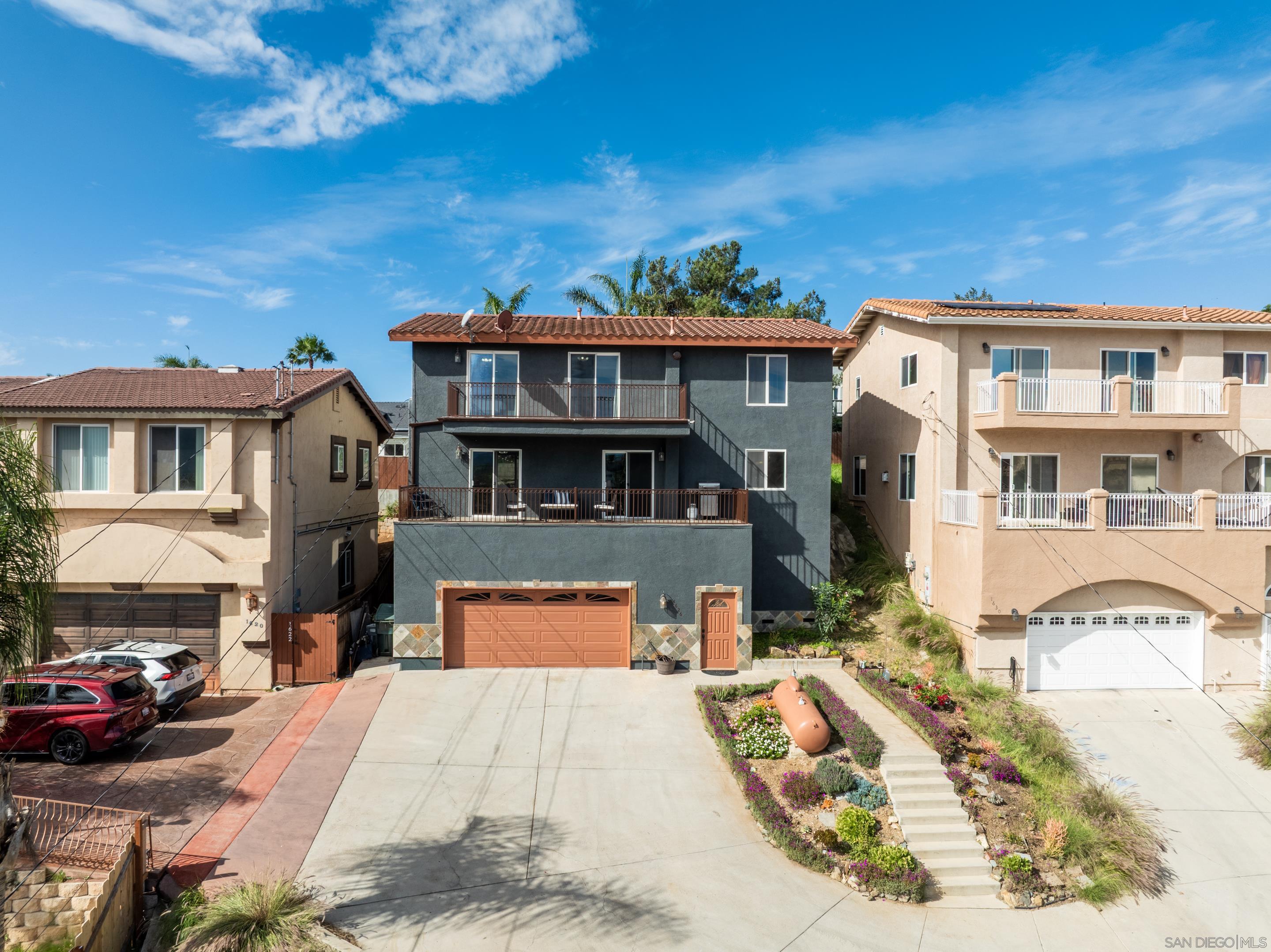 Detail Gallery Image 2 of 44 For 1626  La Presa Ave, Spring Valley,  CA 91977 - 4 Beds | 2/1 Baths