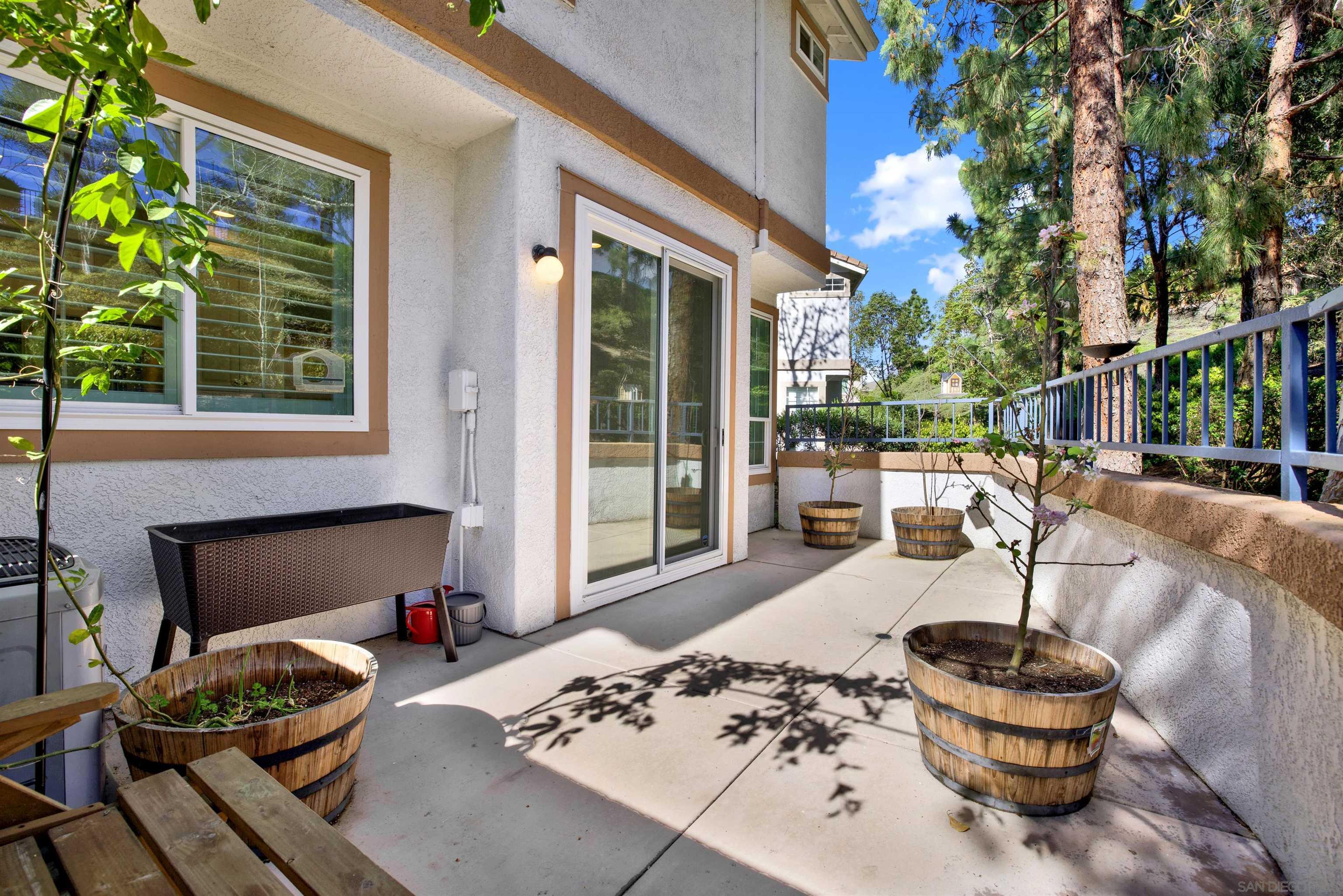 Detail Gallery Image 15 of 18 For 13529  Jadestone Way, San Diego,  CA 92130 - 3 Beds | 2/1 Baths
