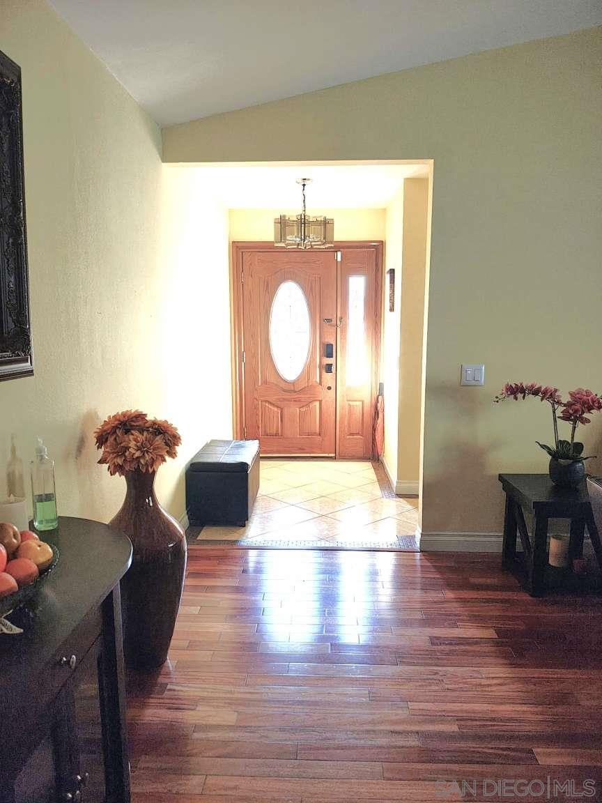 Detail Gallery Image 3 of 36 For 14491  Pinewood Rd, Tustin,  CA 92780 - 4 Beds | 2 Baths