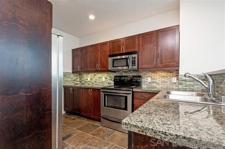 Detail Gallery Image 11 of 27 For 427  9th Ave  #1402,  San Diego,  CA 92101 - 2 Beds | 2 Baths