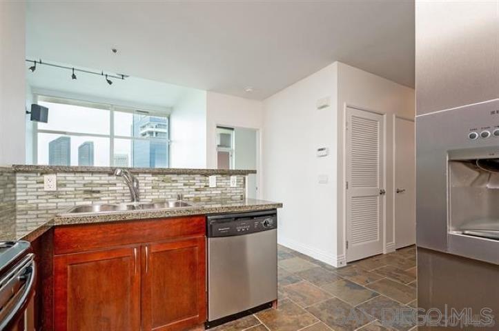 Detail Gallery Image 12 of 27 For 427  9th Ave  #1402,  San Diego,  CA 92101 - 2 Beds | 2 Baths