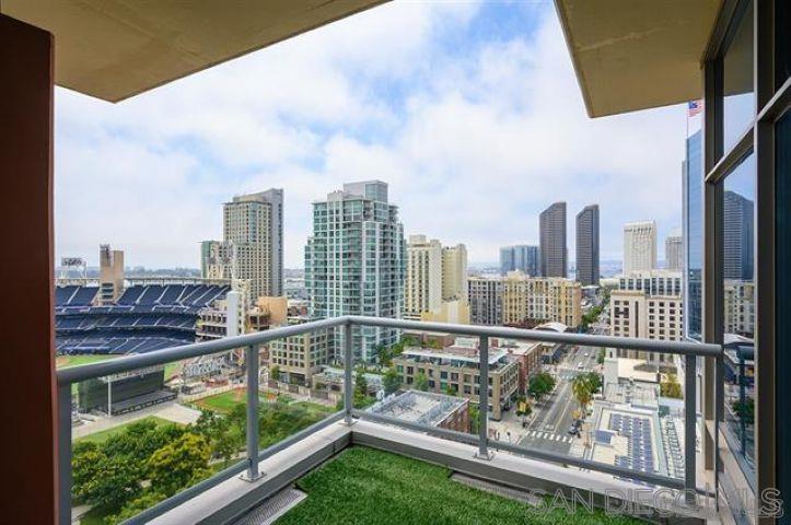 Detail Gallery Image 6 of 27 For 427  9th Ave  #1402,  San Diego,  CA 92101 - 2 Beds | 2 Baths