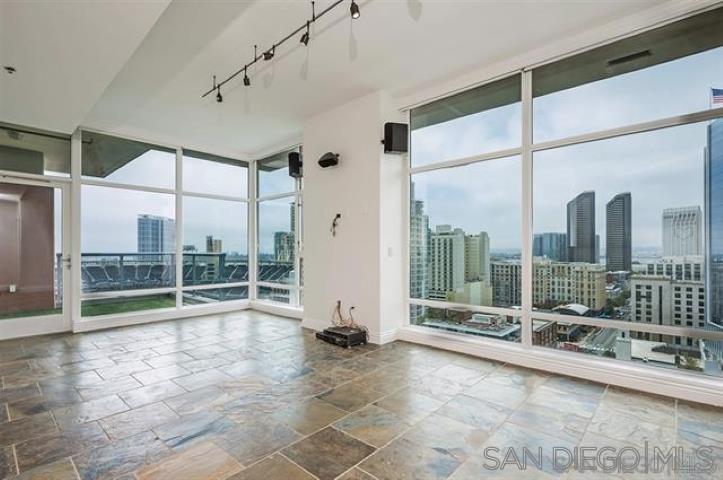 Detail Gallery Image 7 of 27 For 427  9th Ave  #1402,  San Diego,  CA 92101 - 2 Beds | 2 Baths