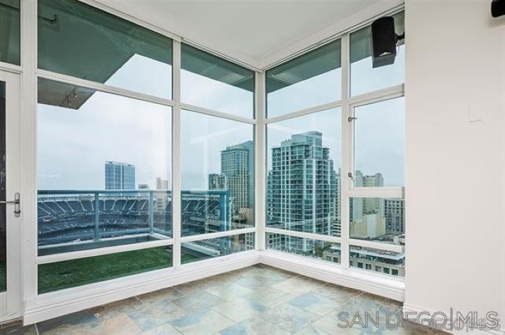 Detail Gallery Image 8 of 27 For 427  9th Ave  #1402,  San Diego,  CA 92101 - 2 Beds | 2 Baths