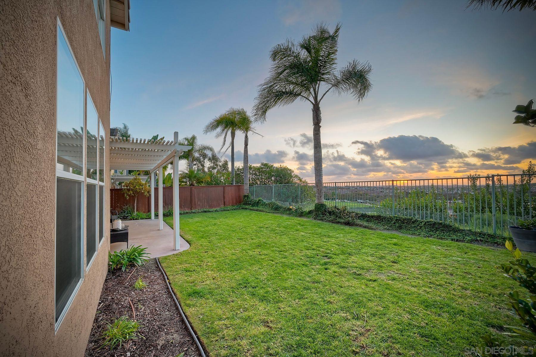 Detail Gallery Image 2 of 26 For 17254  Russet St, San Diego,  CA 92127 - 5 Beds | 3 Baths