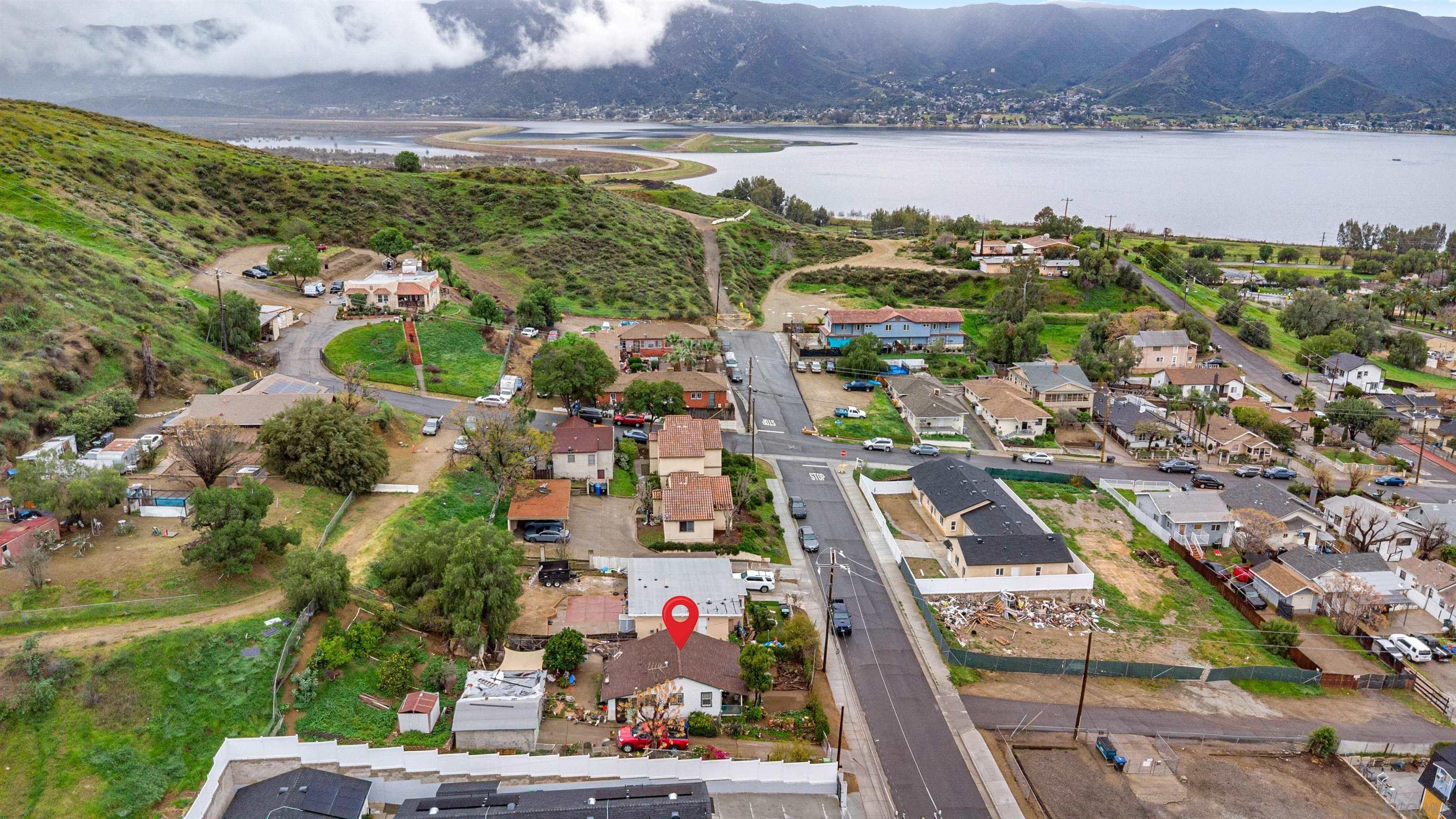 Detail Gallery Image 3 of 7 For 108 S Chestnut St, Lake Elsinore,  CA 92530 - 2 Beds | 1/1 Baths