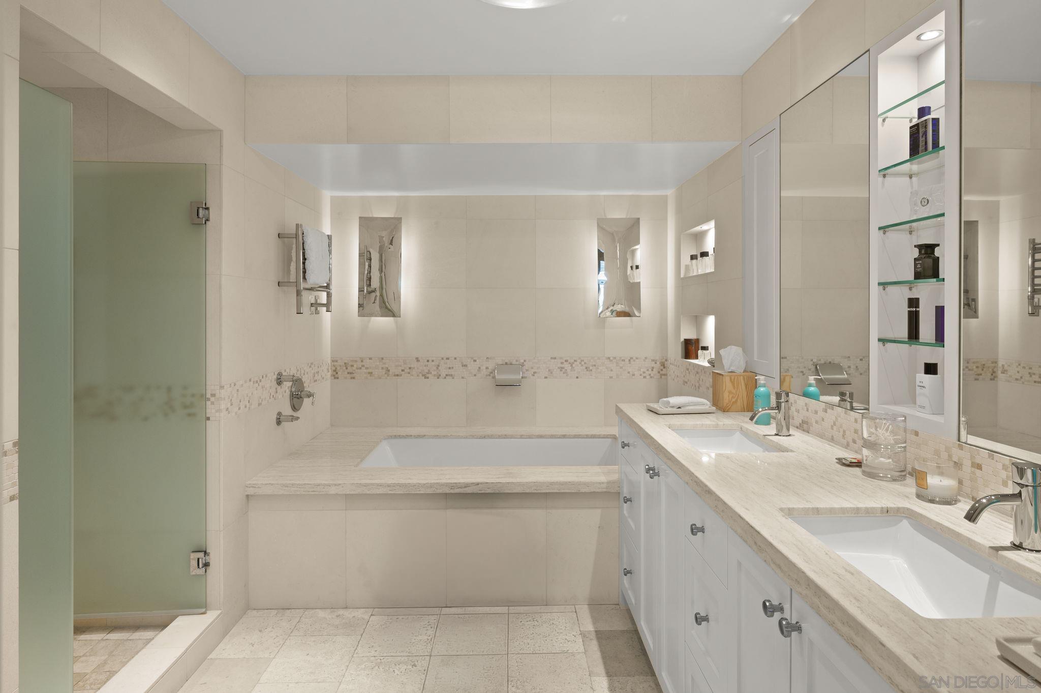 Detail Gallery Image 16 of 24 For 100  Coast Blvd  #305,  La Jolla,  CA 92037 - 2 Beds | 2/1 Baths