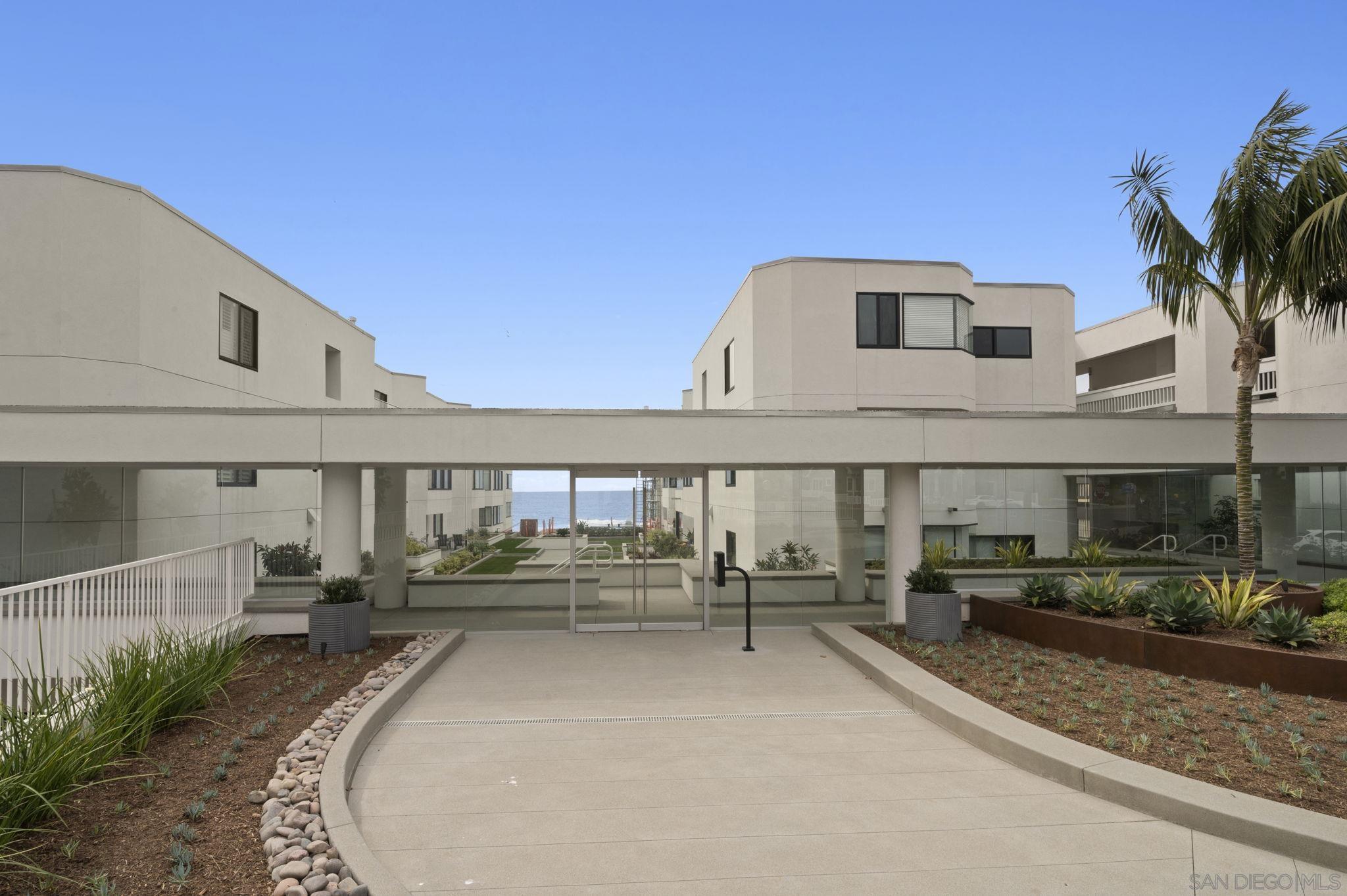 Detail Gallery Image 6 of 24 For 100  Coast Blvd  #305,  La Jolla,  CA 92037 - 2 Beds | 2/1 Baths