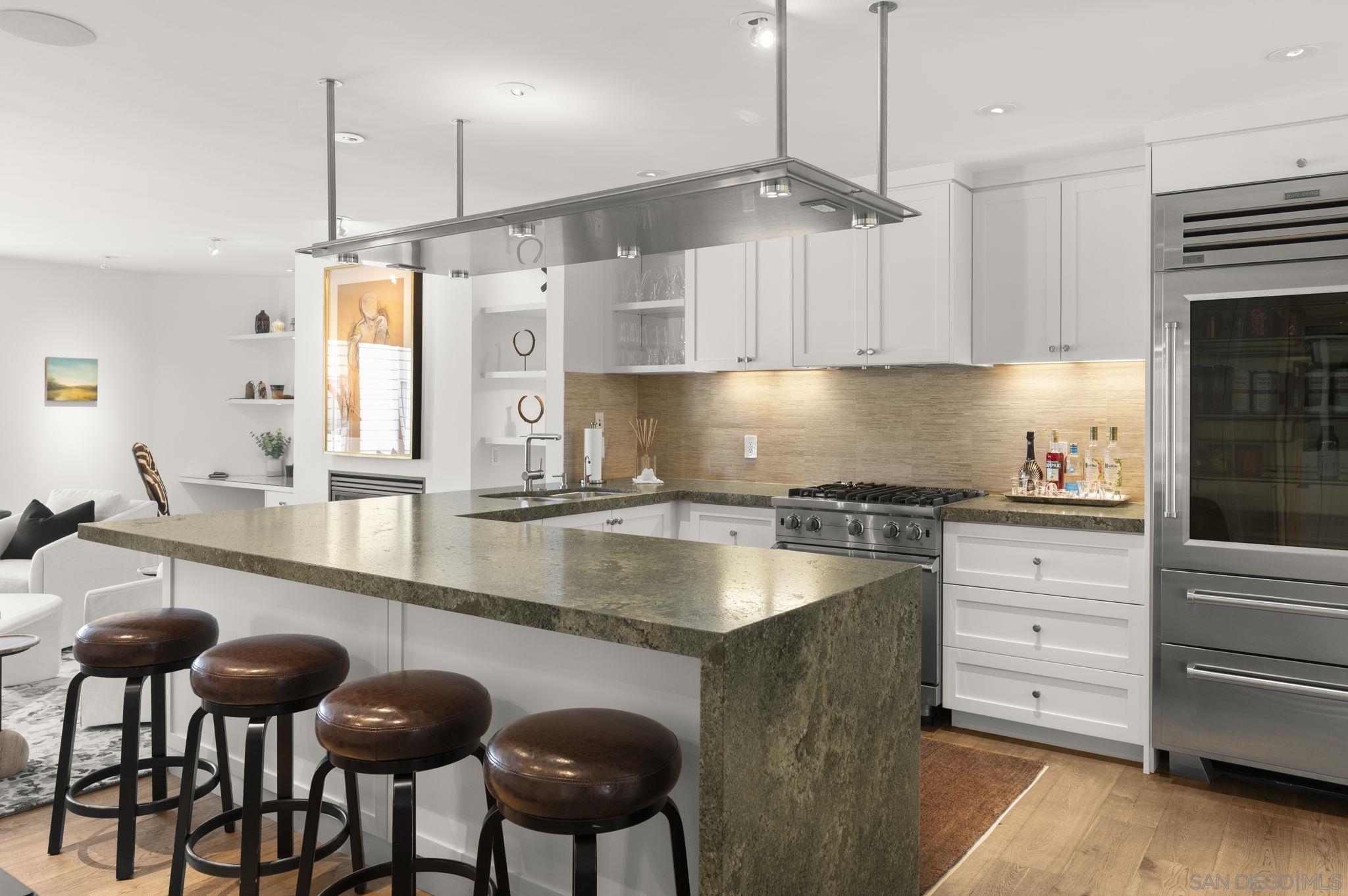 Detail Gallery Image 8 of 24 For 100  Coast Blvd  #305,  La Jolla,  CA 92037 - 2 Beds | 2/1 Baths