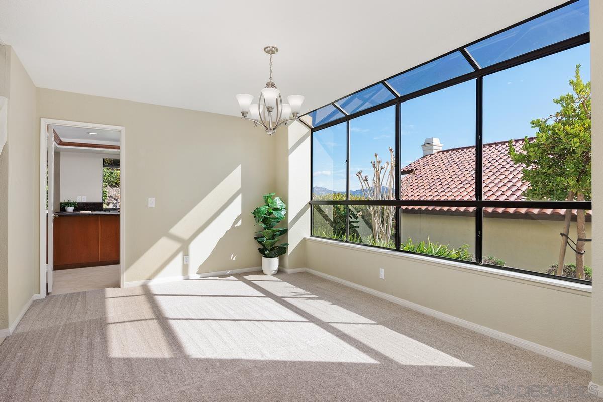 Detail Gallery Image 11 of 46 For 11930  Calle Suntuoso, San Diego,  CA 92128 - 5 Beds | 3 Baths