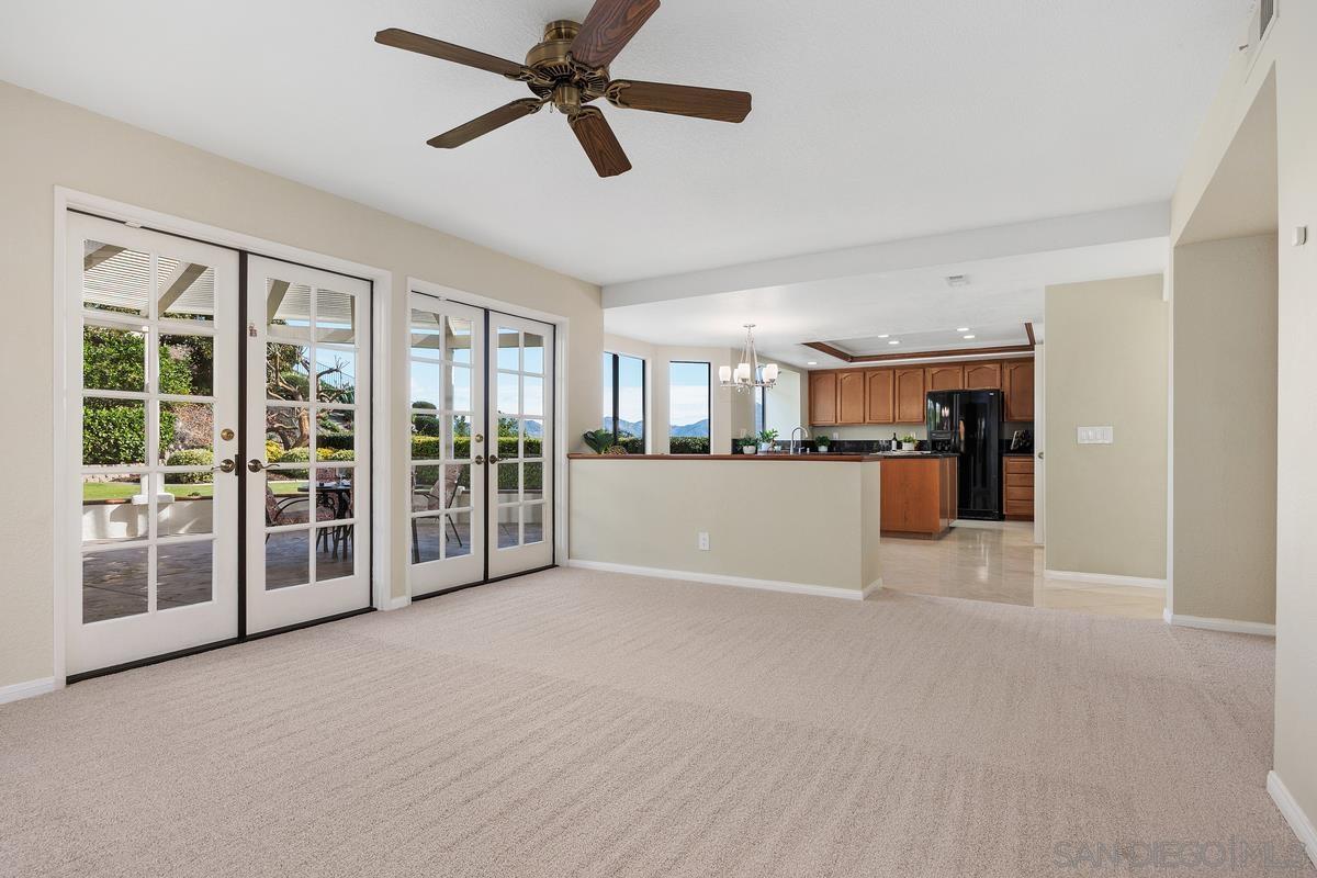 Detail Gallery Image 17 of 46 For 11930  Calle Suntuoso, San Diego,  CA 92128 - 5 Beds | 3 Baths