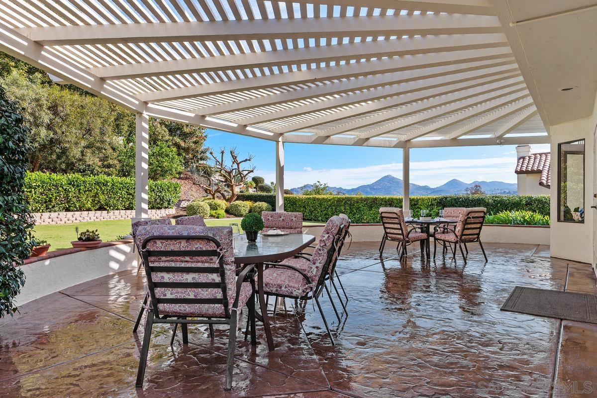 Detail Gallery Image 18 of 46 For 11930  Calle Suntuoso, San Diego,  CA 92128 - 5 Beds | 3 Baths