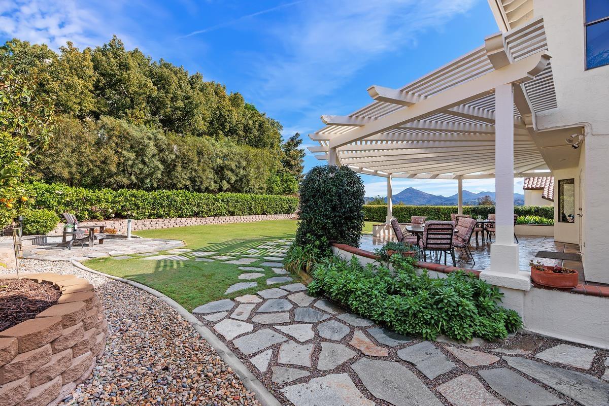 Detail Gallery Image 19 of 46 For 11930  Calle Suntuoso, San Diego,  CA 92128 - 5 Beds | 3 Baths