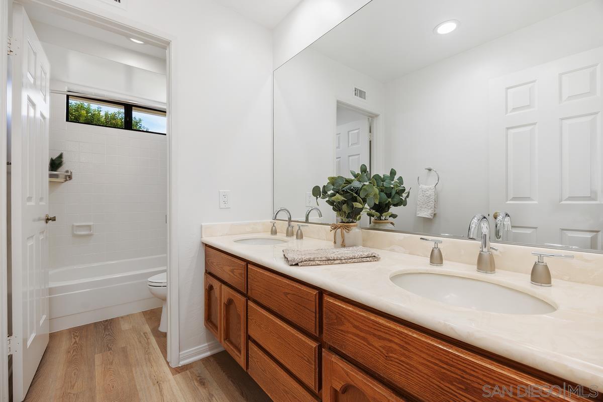 Detail Gallery Image 33 of 46 For 11930  Calle Suntuoso, San Diego,  CA 92128 - 5 Beds | 3 Baths