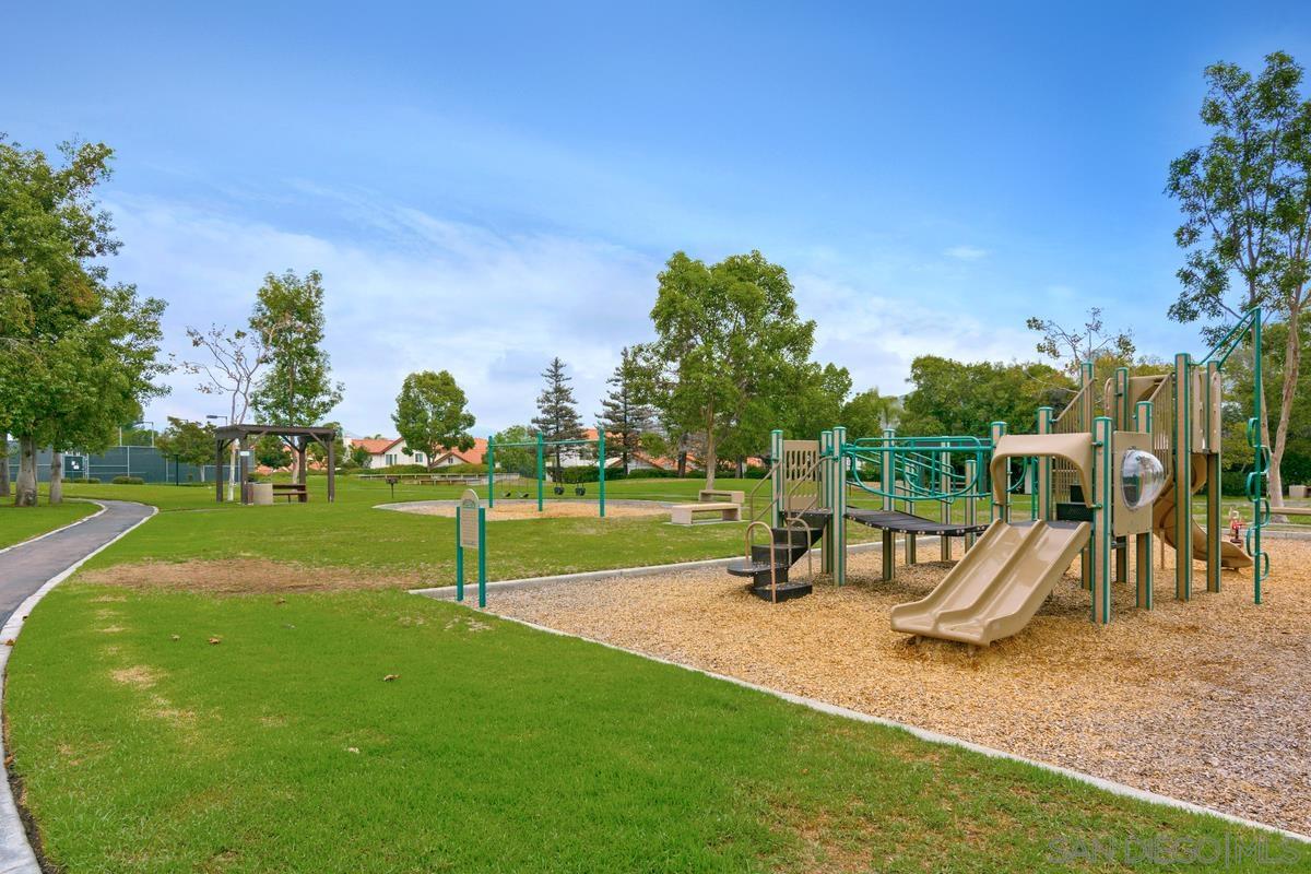 Detail Gallery Image 43 of 46 For 11930  Calle Suntuoso, San Diego,  CA 92128 - 5 Beds | 3 Baths