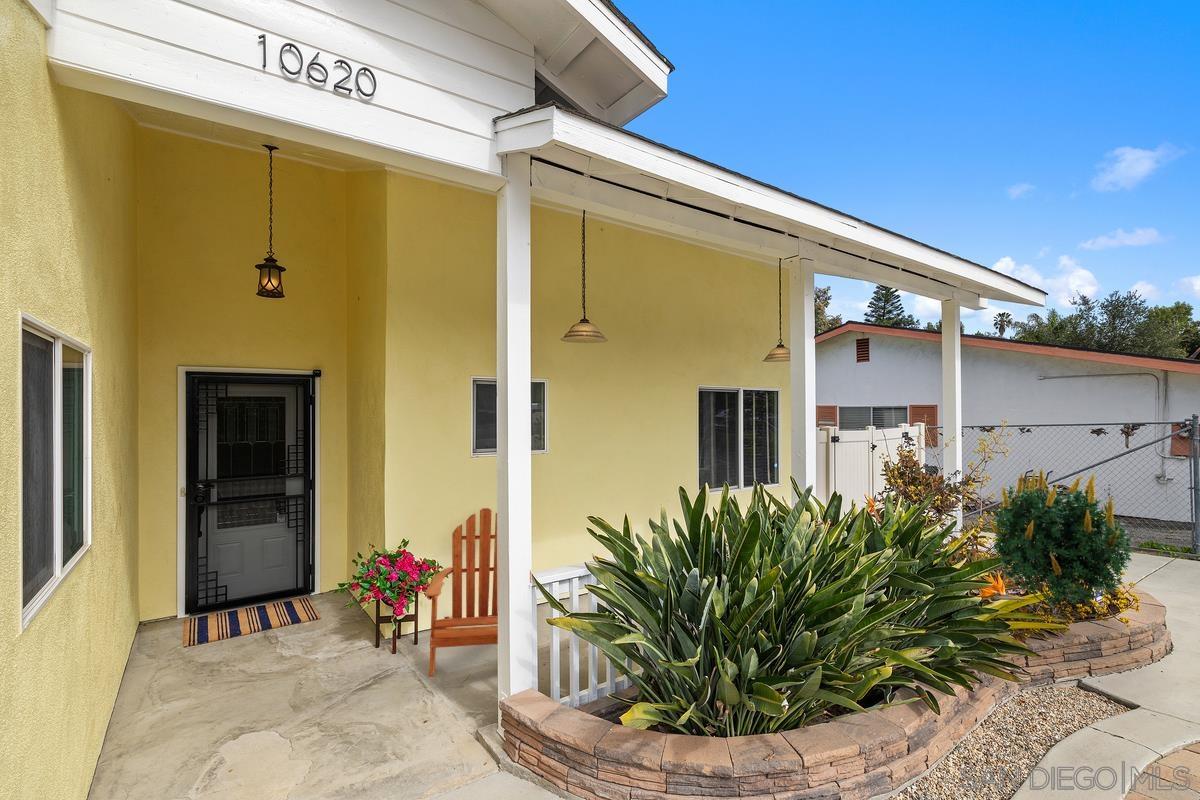 Detail Gallery Image 2 of 32 For 10620  Garden Way, Spring Valley,  CA 91978 - 4 Beds | 3 Baths