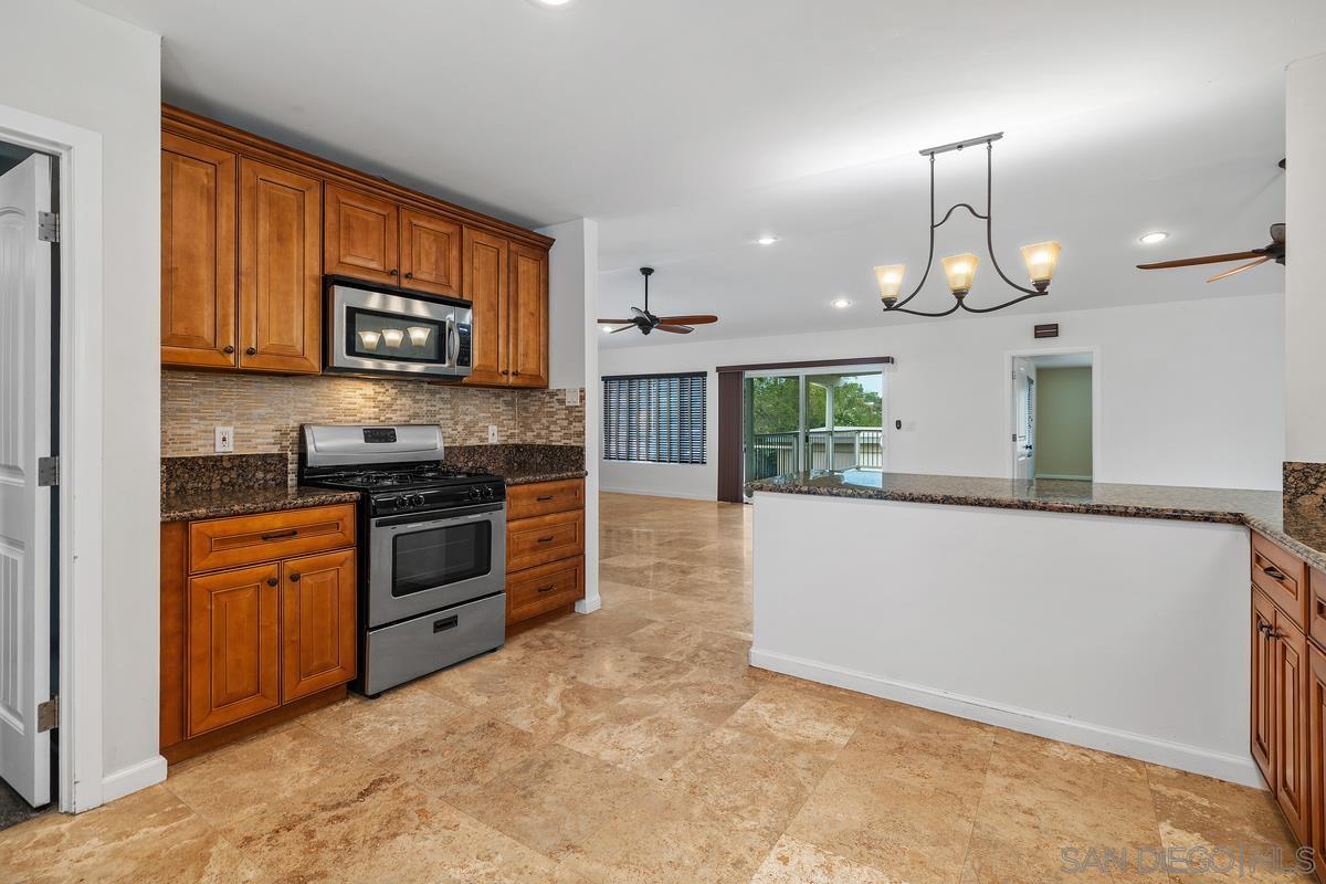 Detail Gallery Image 14 of 32 For 10620  Garden Way, Spring Valley,  CA 91978 - 4 Beds | 3 Baths